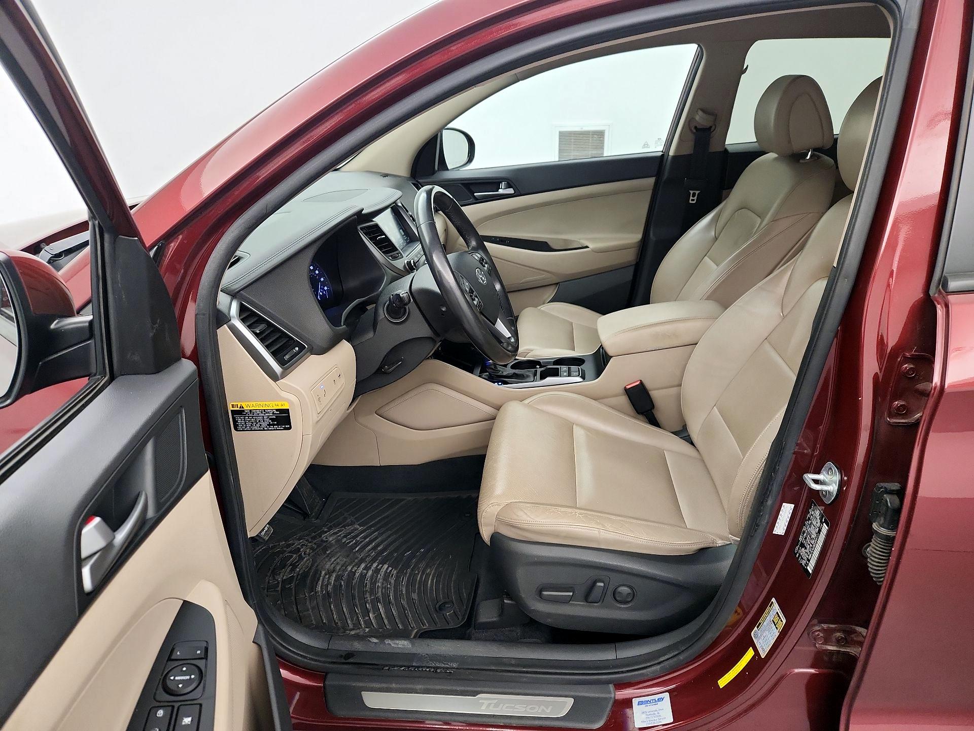 Thumbnail: 2016 Hyundai Tucson - 11