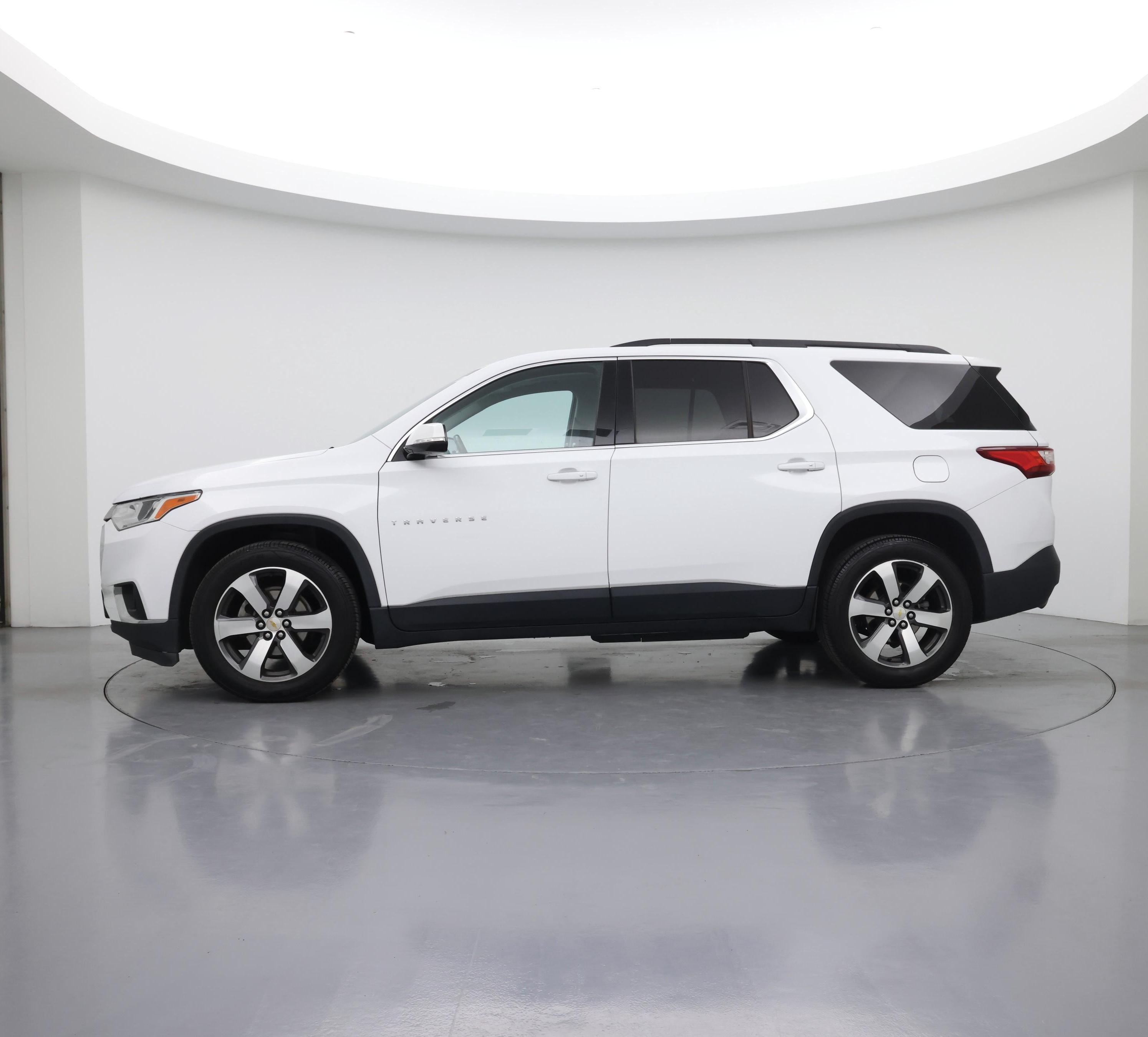 Thumbnail: 2019 Chevrolet Traverse - 3