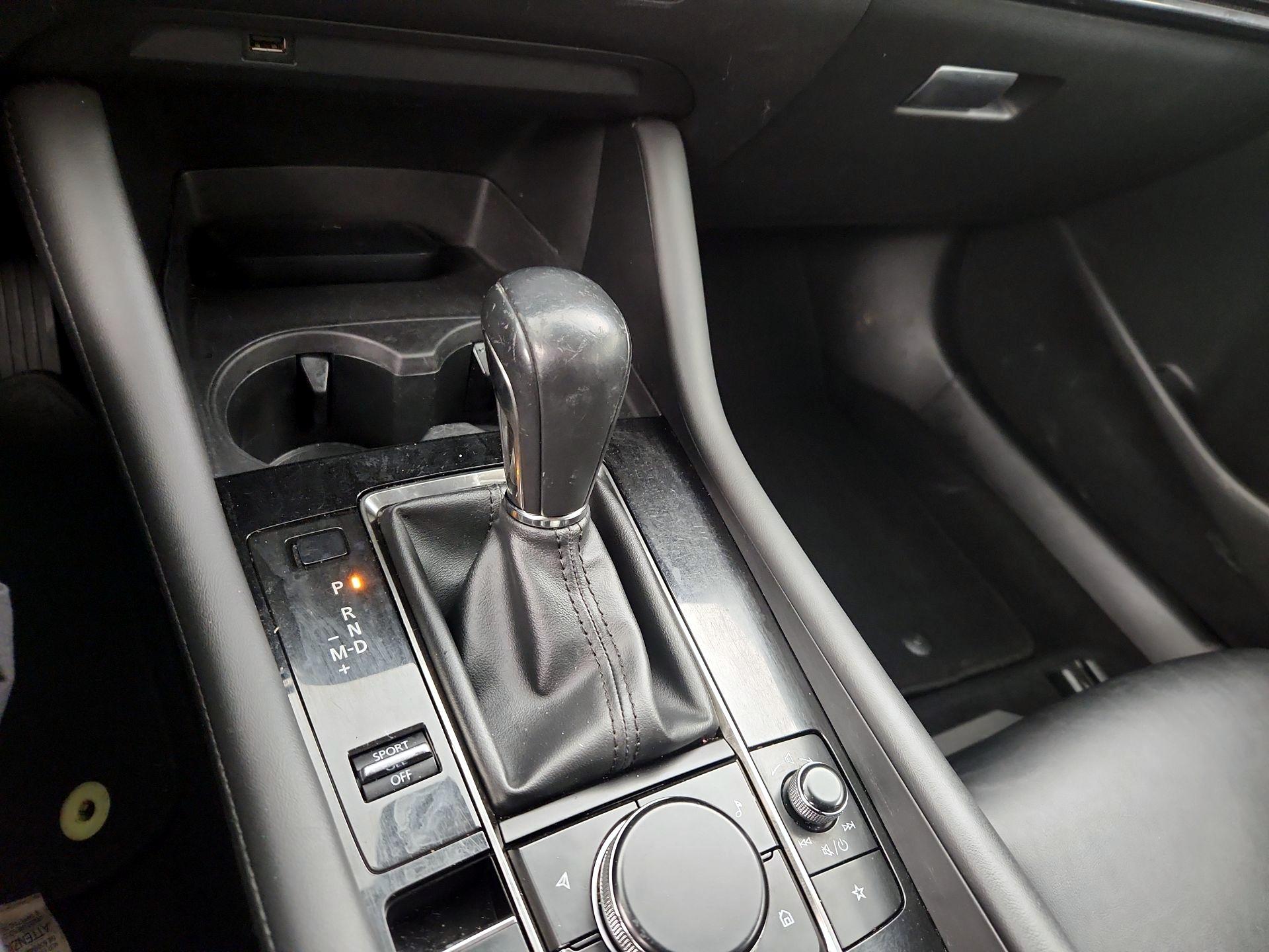 Thumbnail: 2021 Mazda Mazda3 - 17