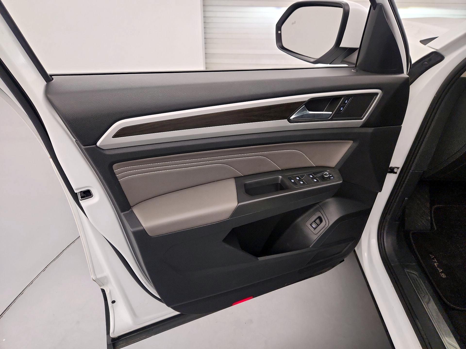 Thumbnail: 2023 Volkswagen Atlas - 12