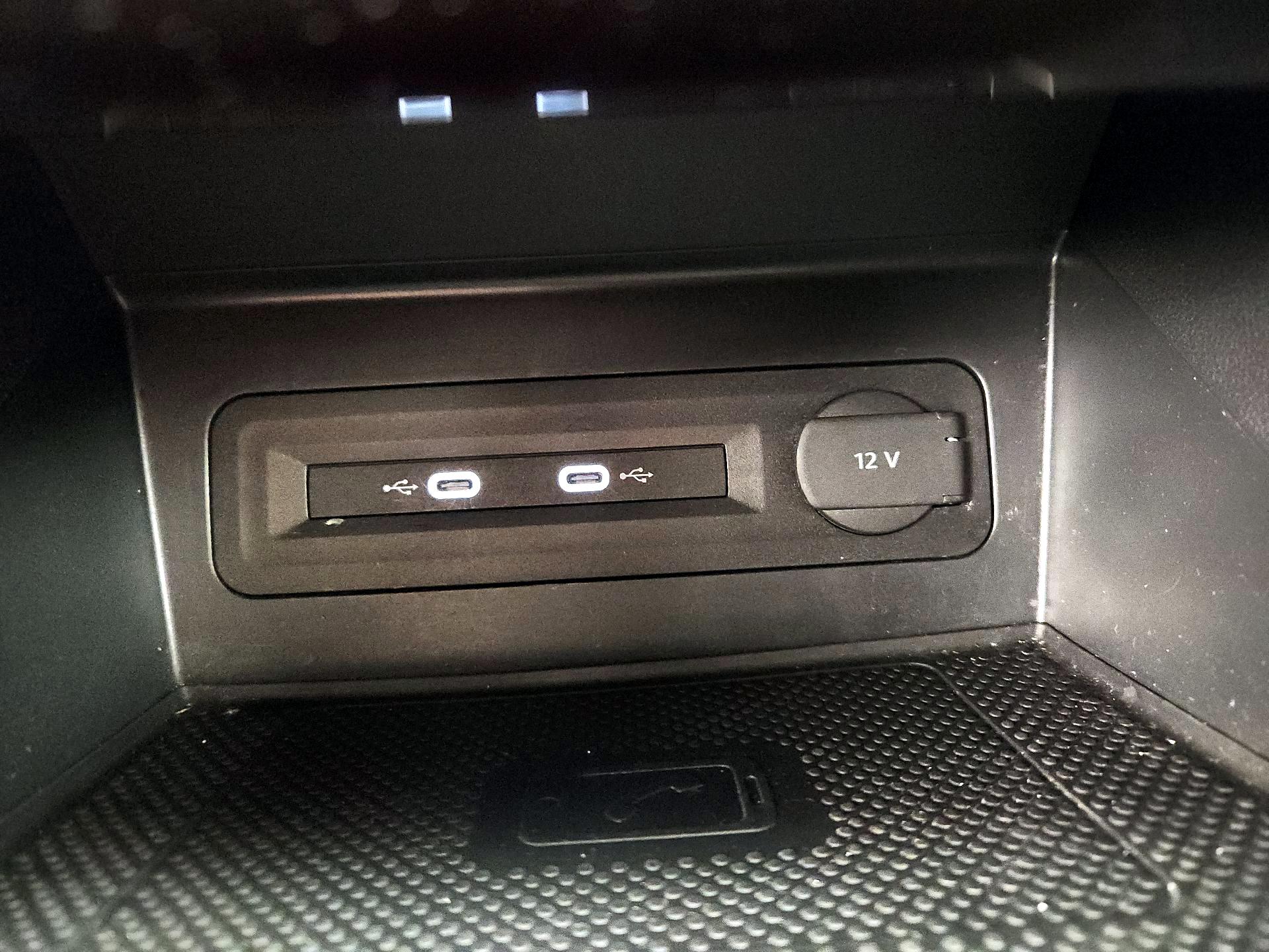 Thumbnail: 2023 Volkswagen Atlas - 18