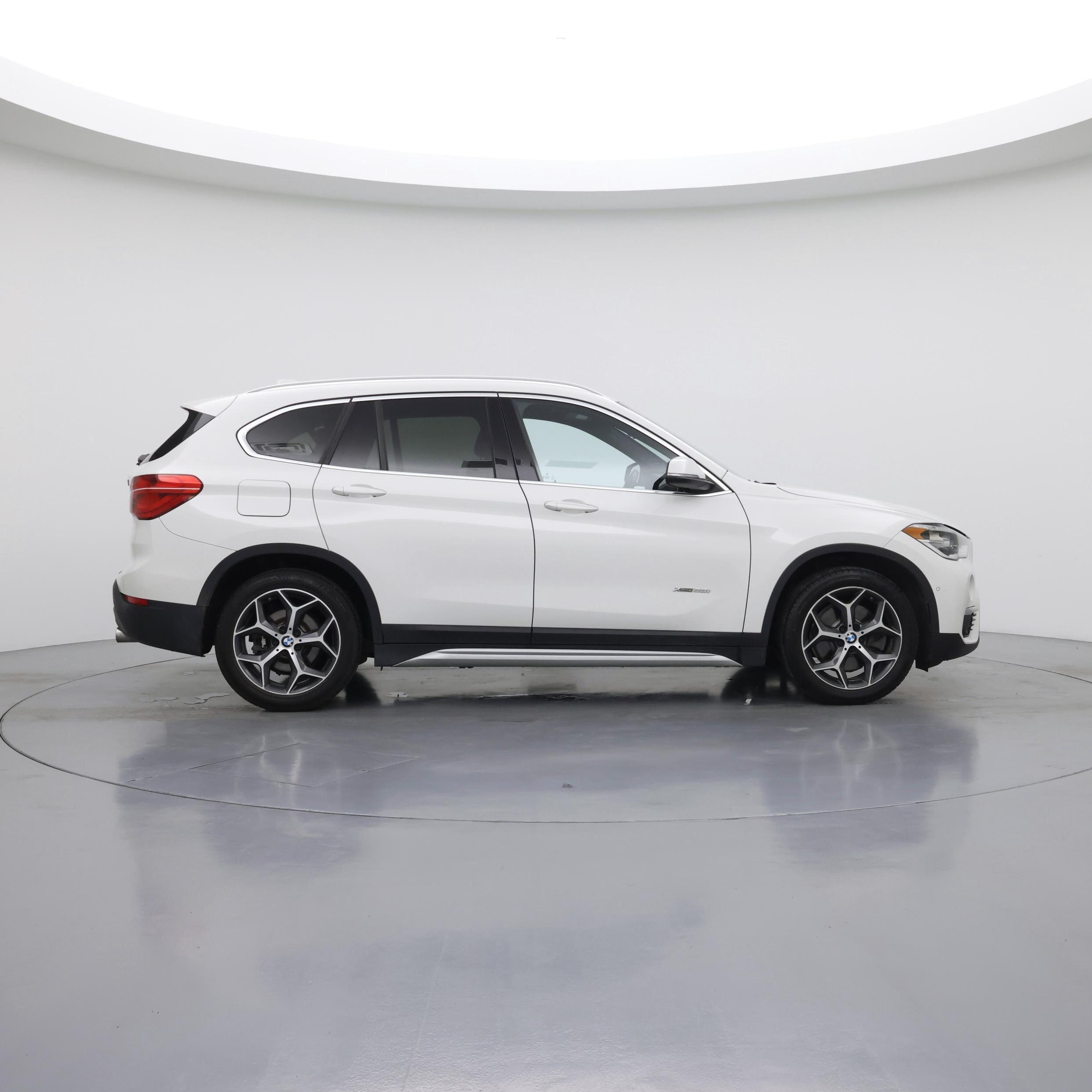 Thumbnail: 2016 BMW X1 - 7