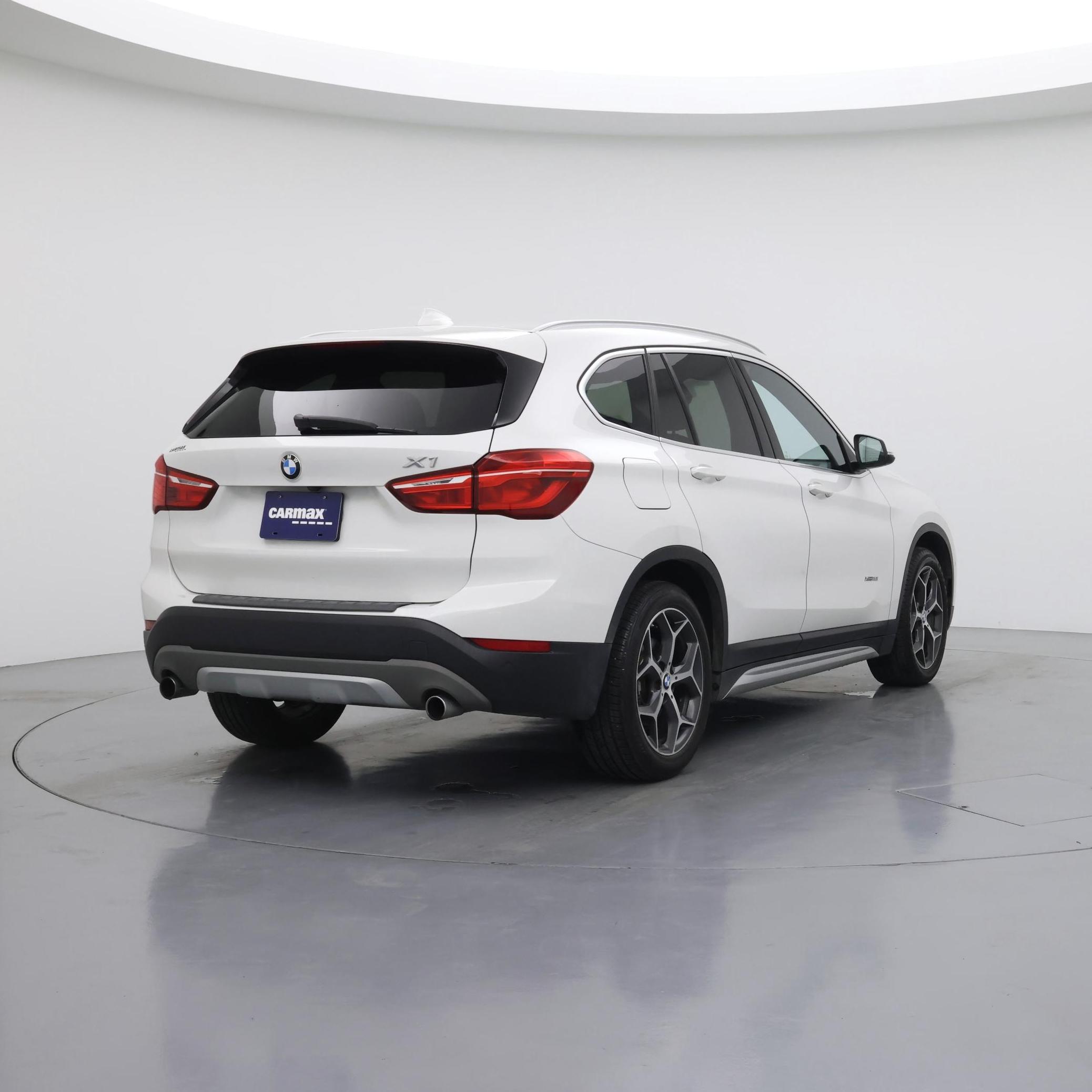 Thumbnail: 2016 BMW X1 - 8