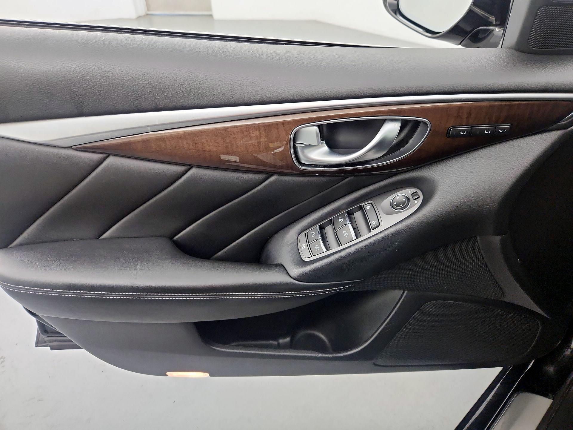 Thumbnail: 2014 INFINITI Q50 - 12