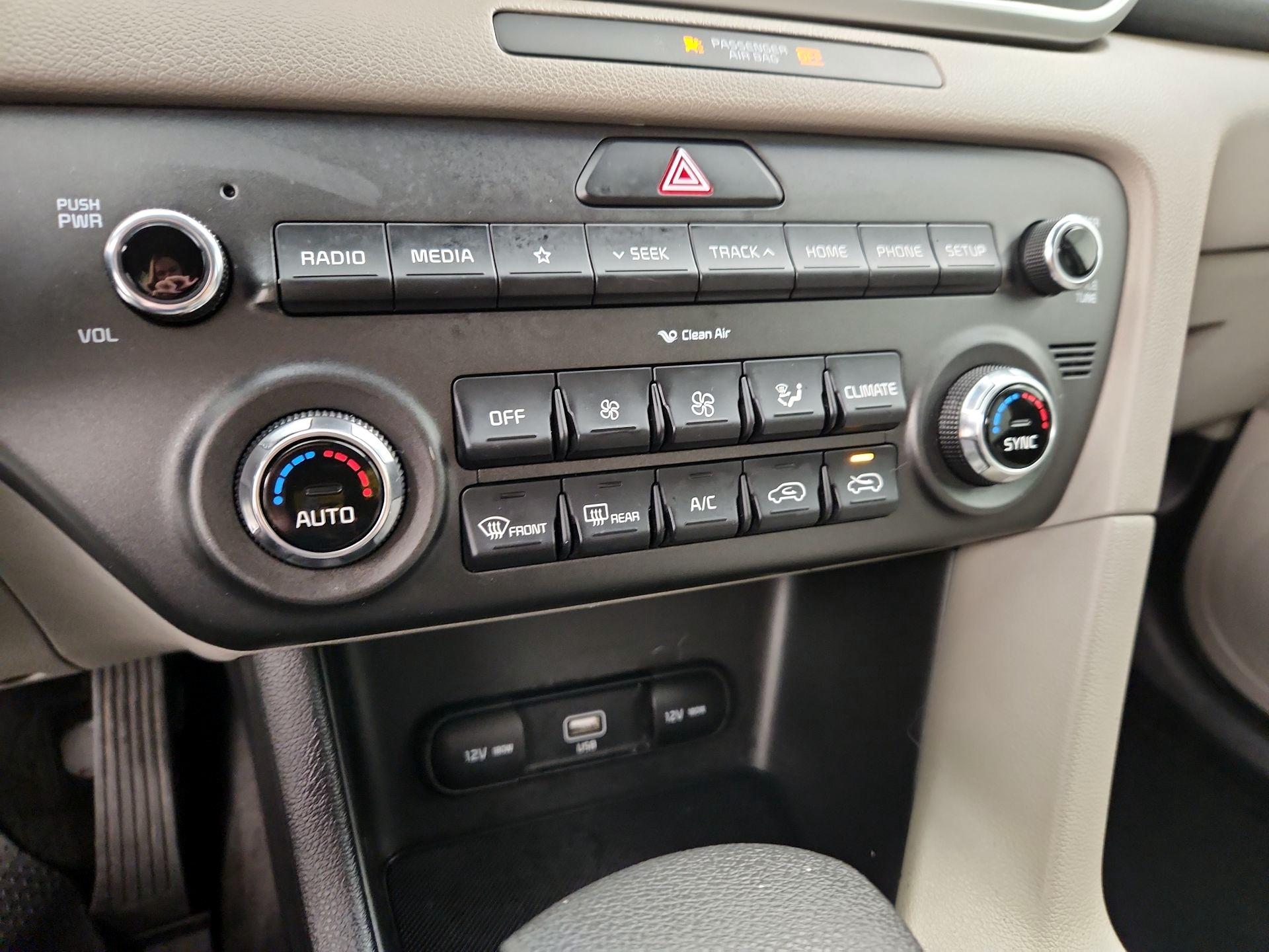 Thumbnail: 2020 Kia Sportage - 16