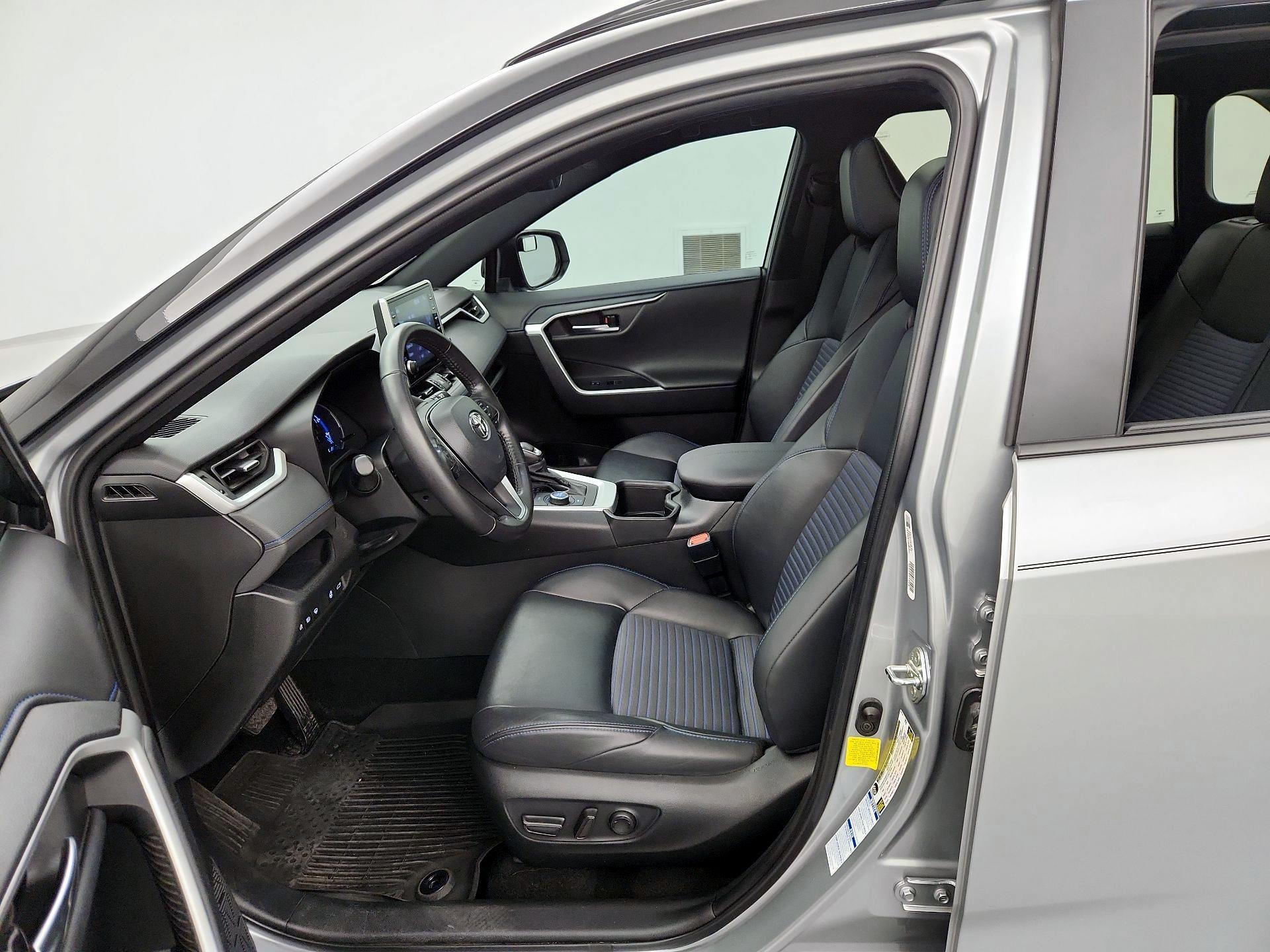 Thumbnail: 2022 Toyota RAV4 - 11