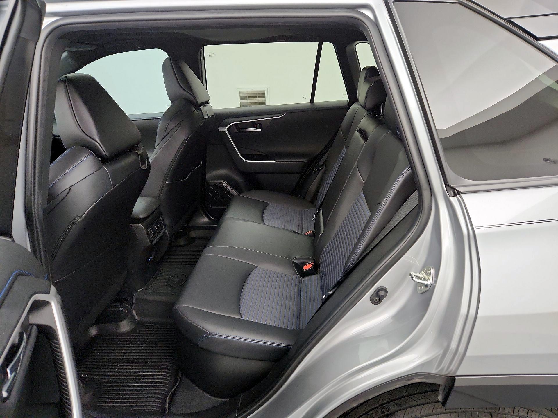 Thumbnail: 2022 Toyota RAV4 - 19