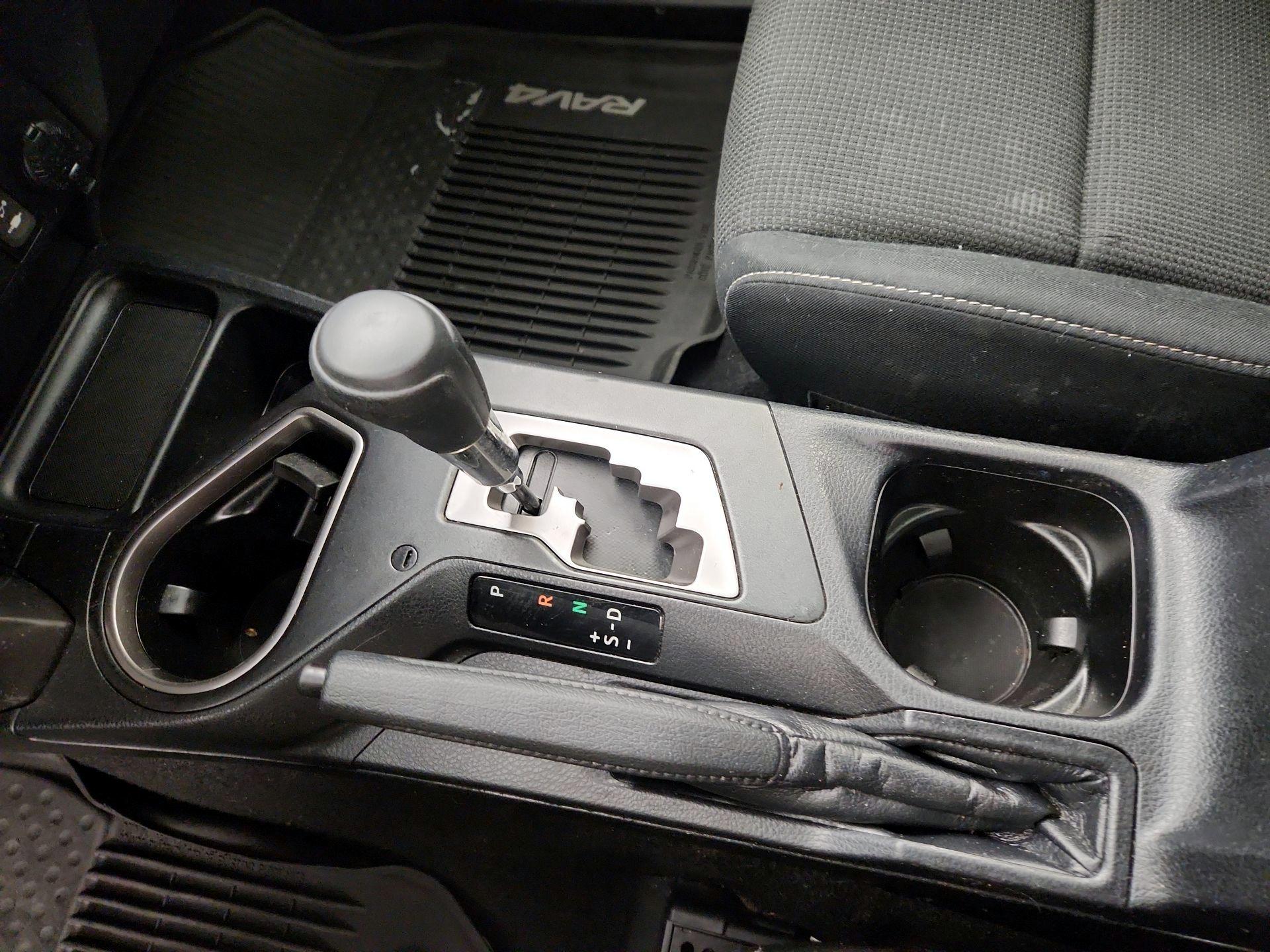 Thumbnail: 2018 Toyota RAV4 - 17