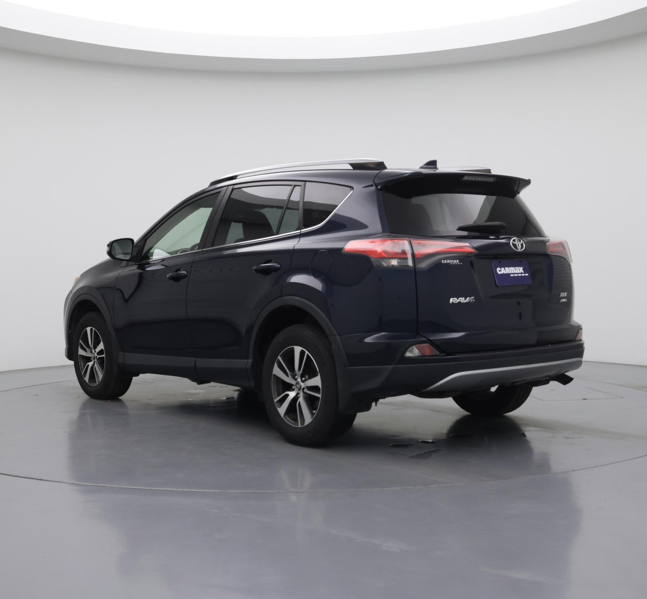 Thumbnail: 2018 Toyota RAV4 - 2