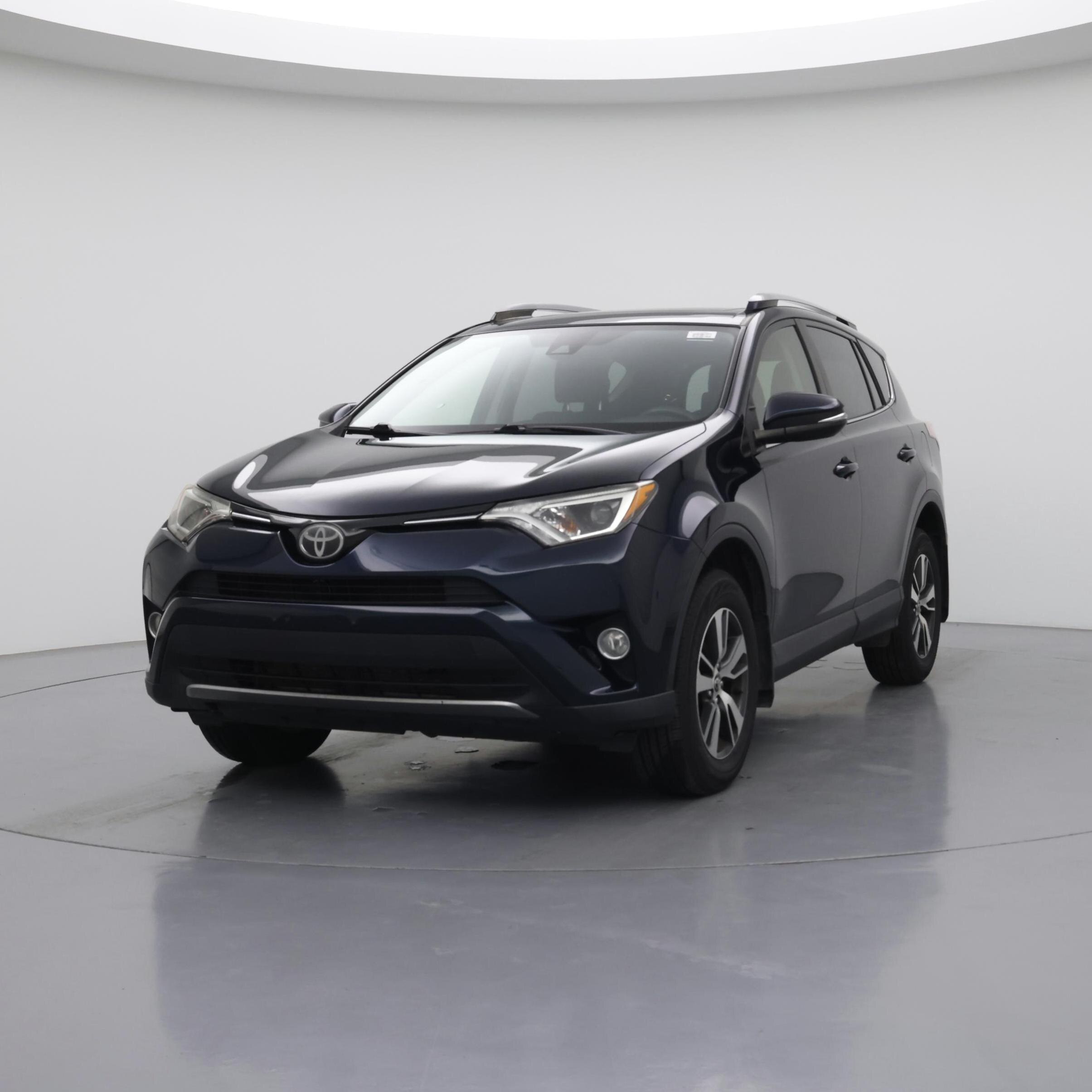 Thumbnail: 2018 Toyota RAV4 - 4