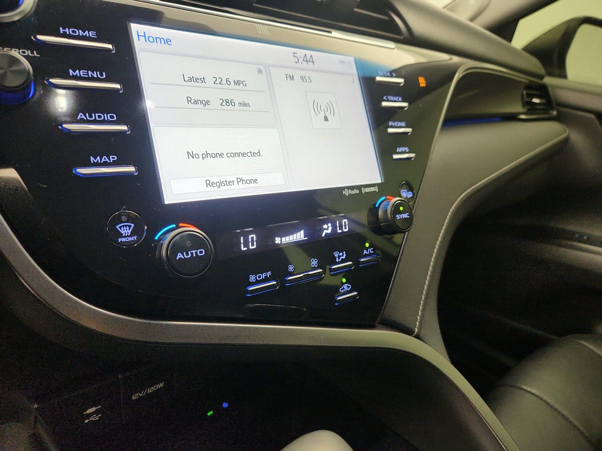 Thumbnail: 2019 Toyota Camry - 16