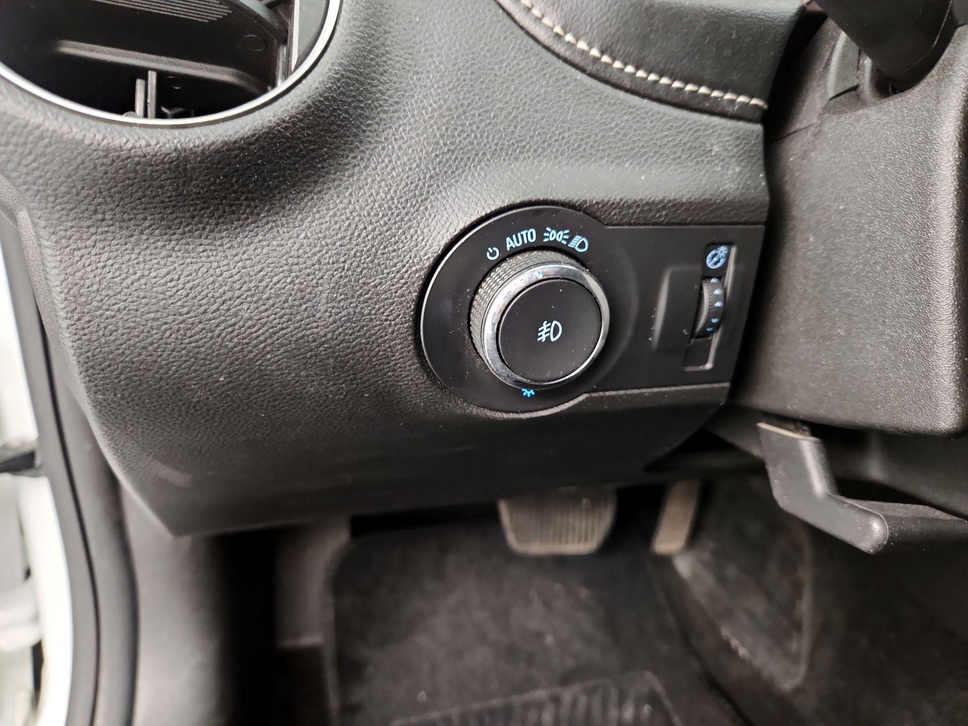 Thumbnail: 2015 Chevrolet Camaro - 13