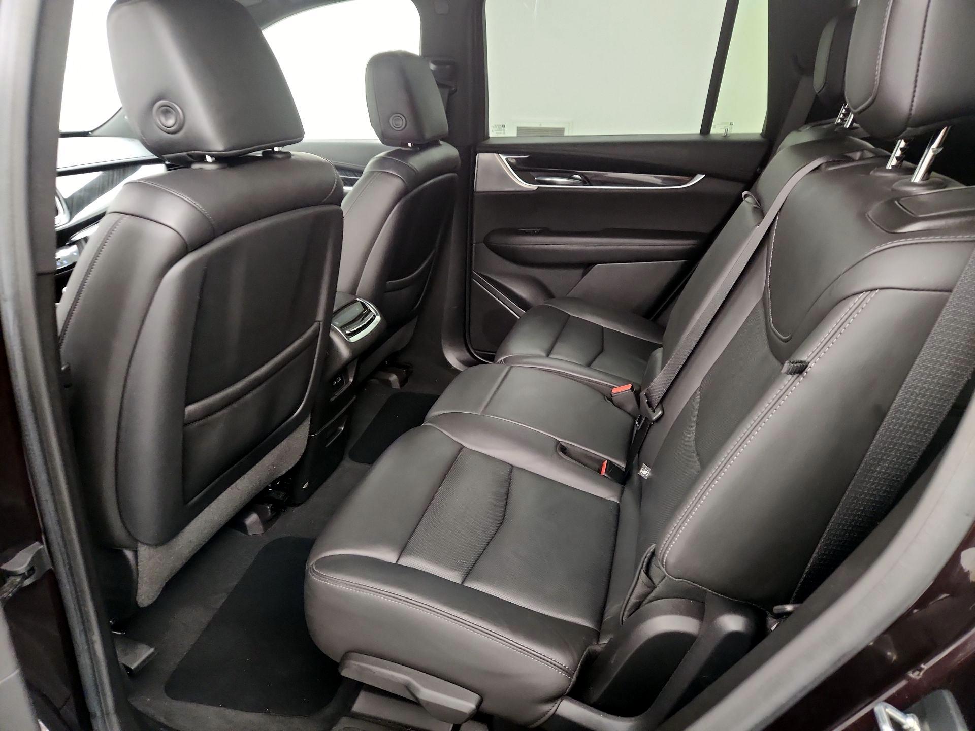 Thumbnail: 2020 Cadillac XT6 - 19