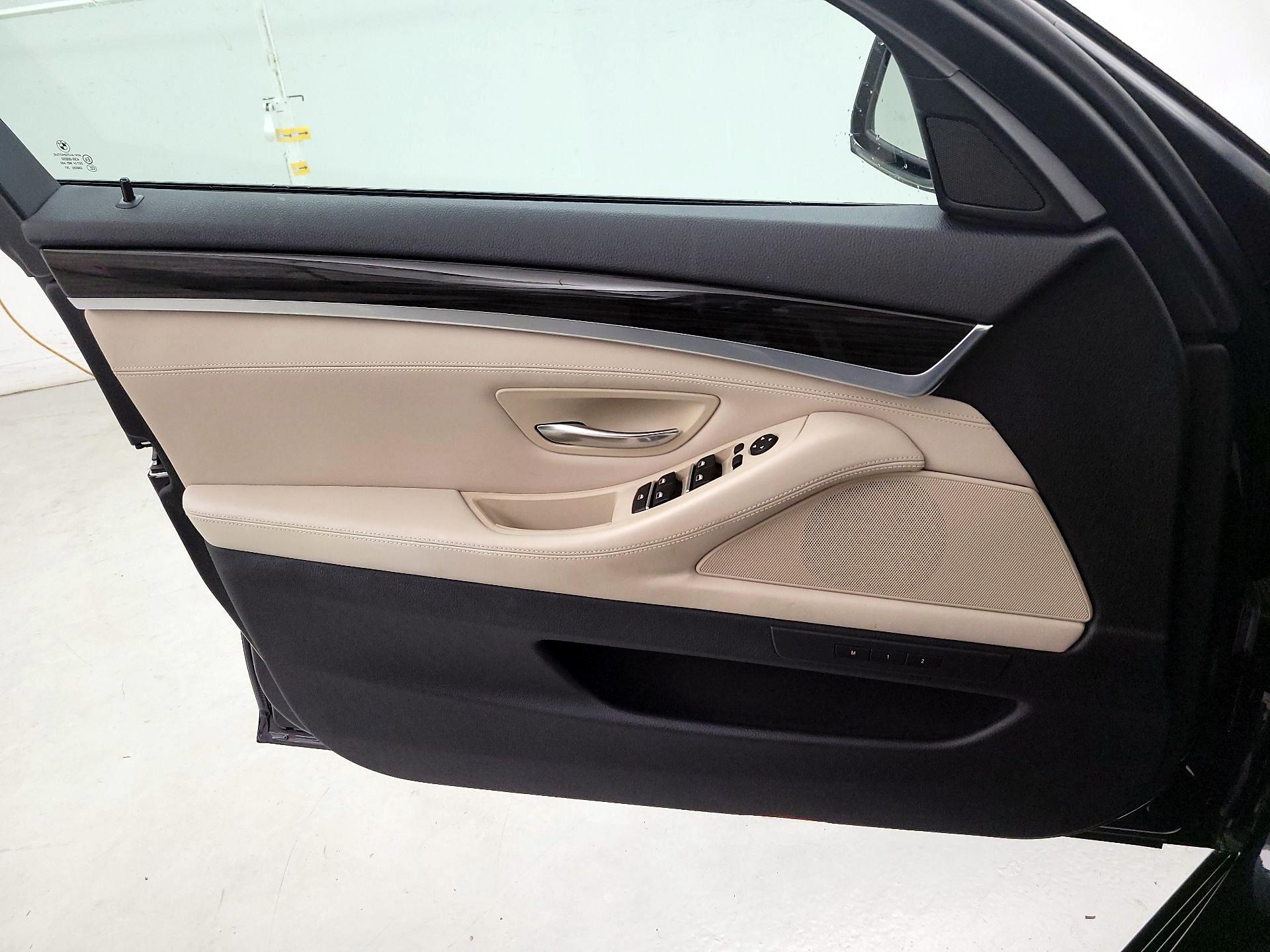 Thumbnail: 2014 BMW 5 Series - 10