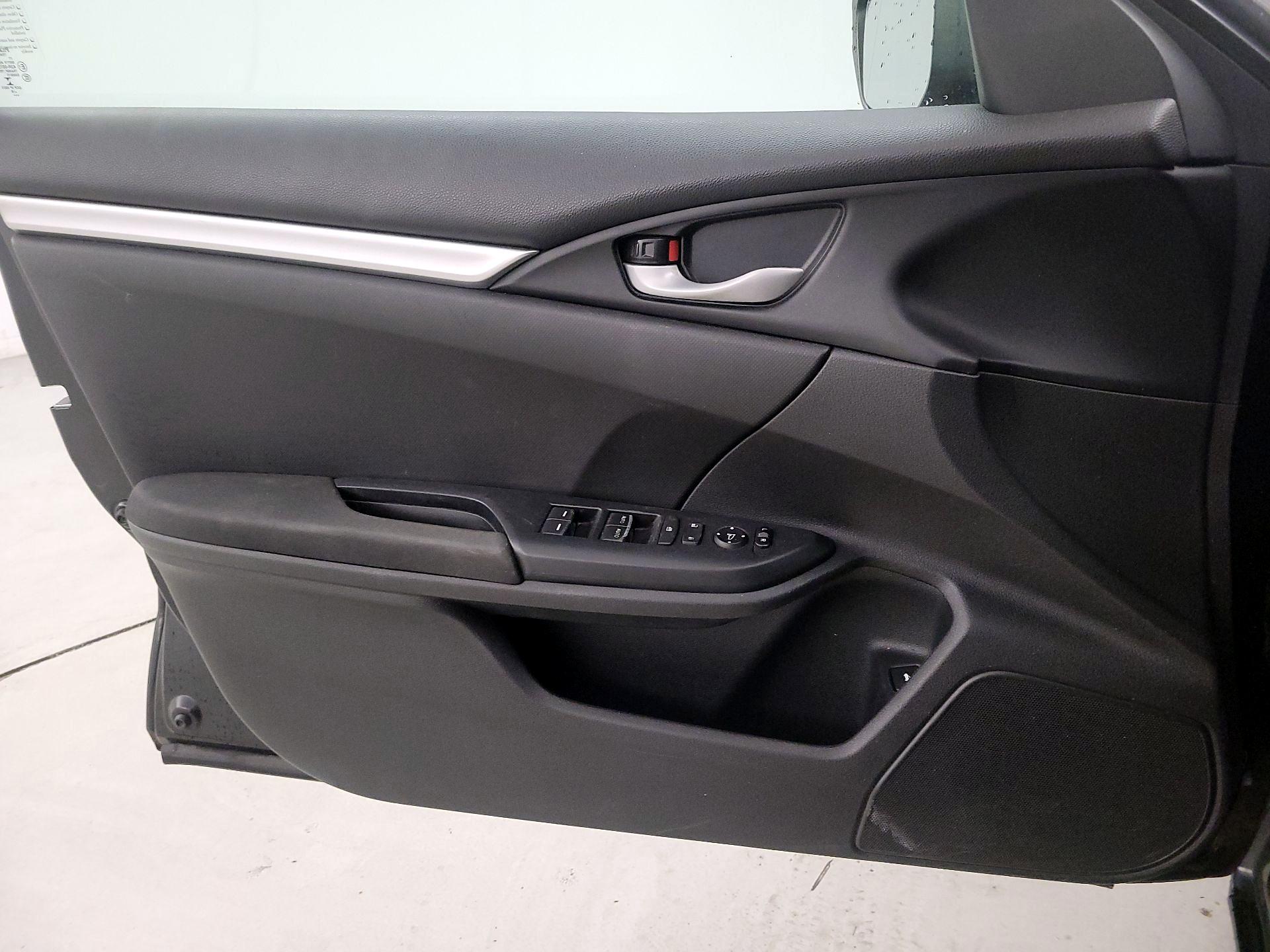 Thumbnail: 2016 Honda Civic - 10