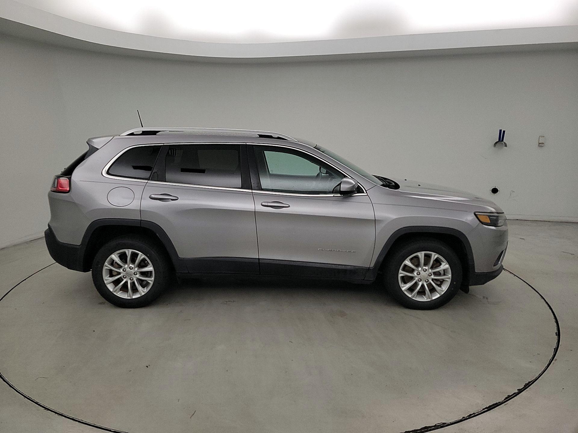 Thumbnail: 2019 Jeep Cherokee - 4