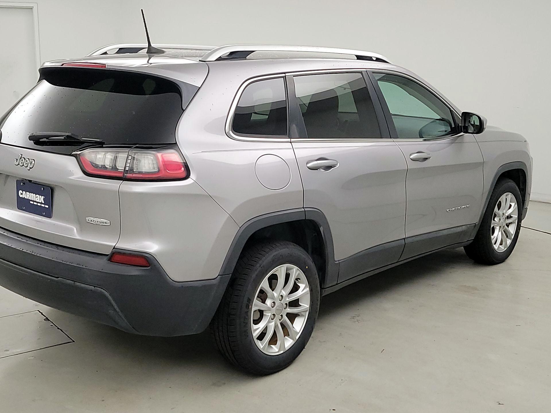 Thumbnail: 2019 Jeep Cherokee - 5