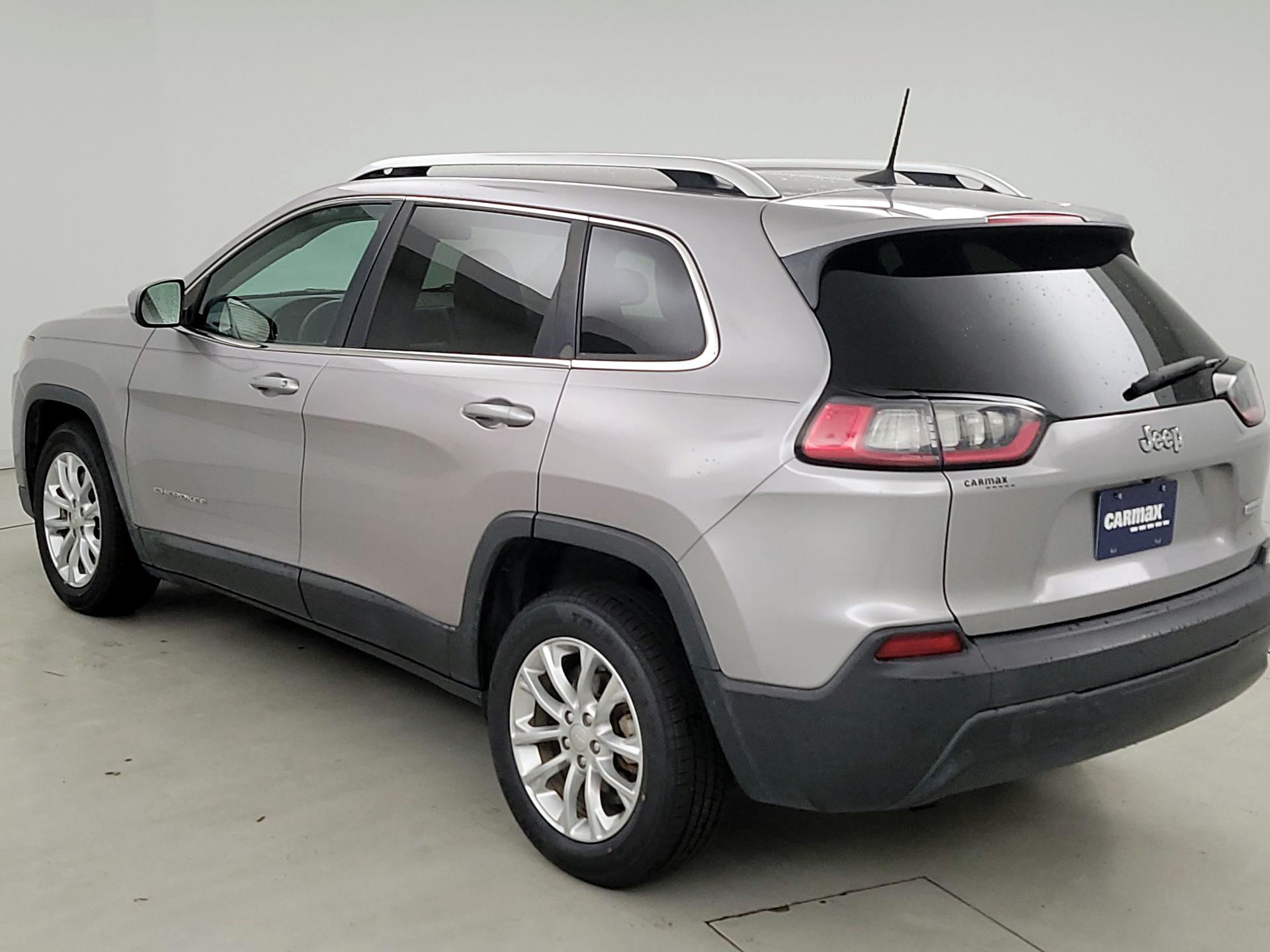 Thumbnail: 2019 Jeep Cherokee - 7