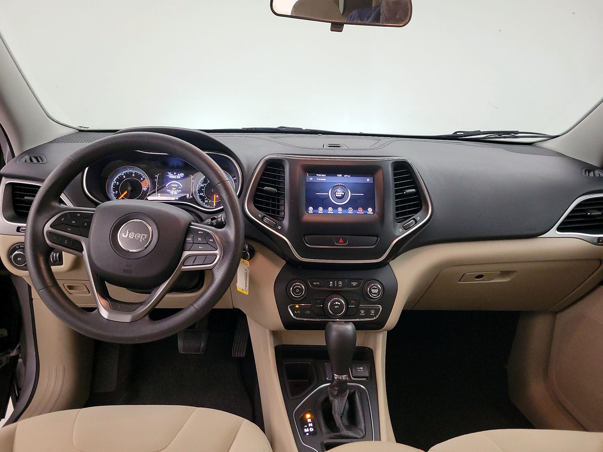 Thumbnail: 2019 Jeep Cherokee - 8