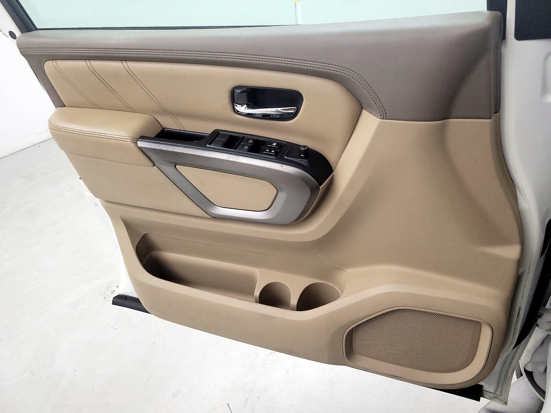 Thumbnail: 2015 Nissan Armada - 10
