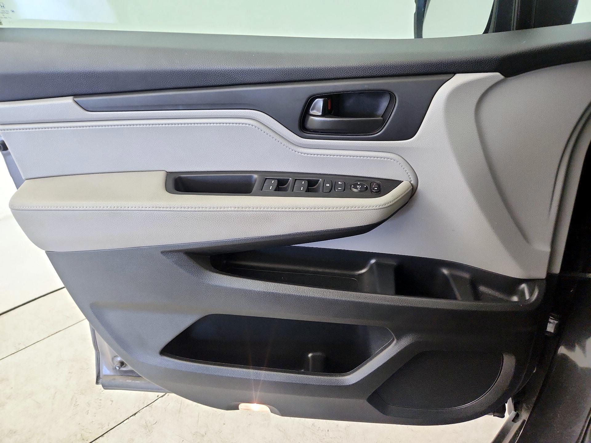 Thumbnail: 2020 Honda Odyssey - 12
