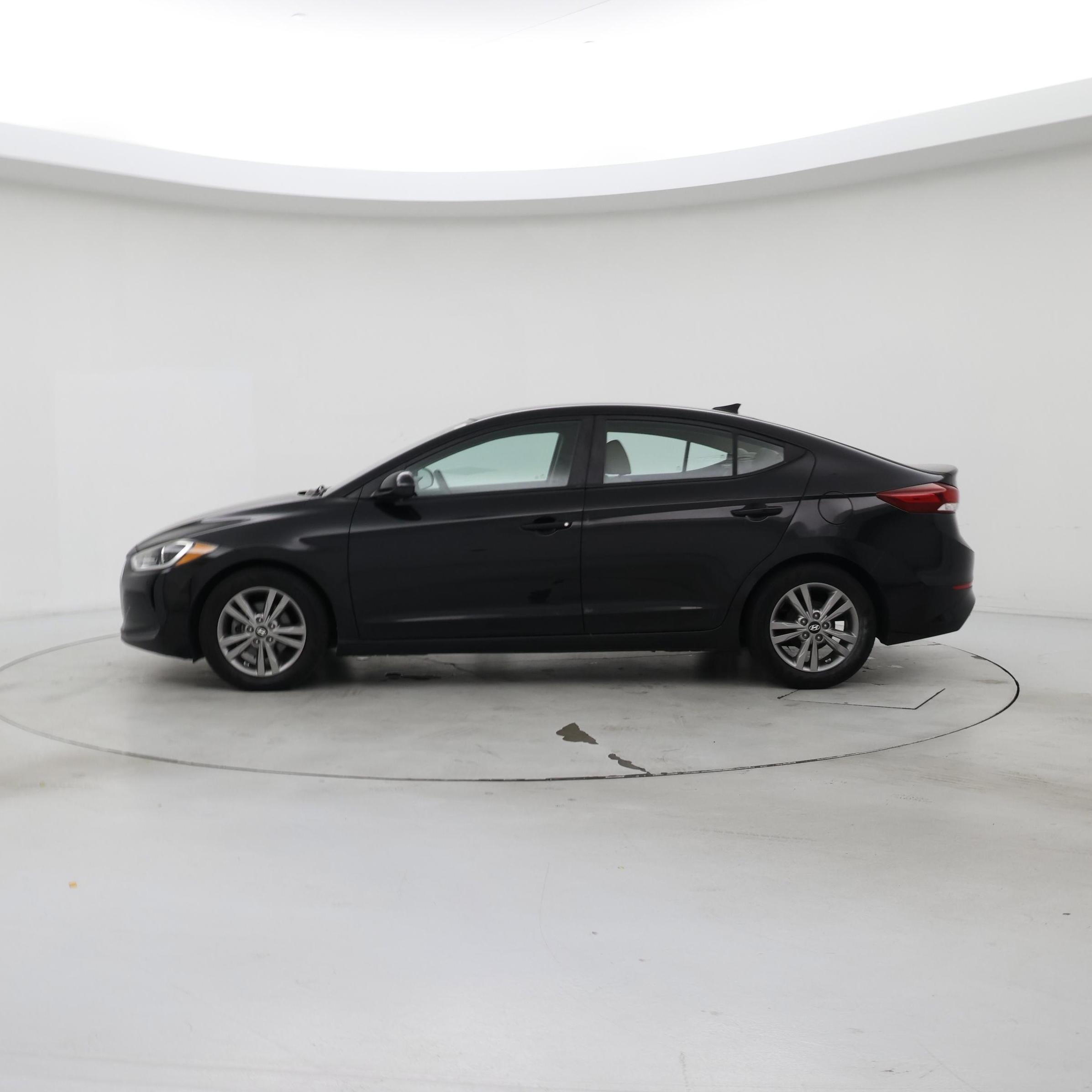 Thumbnail: 2017 Hyundai Elantra - 3