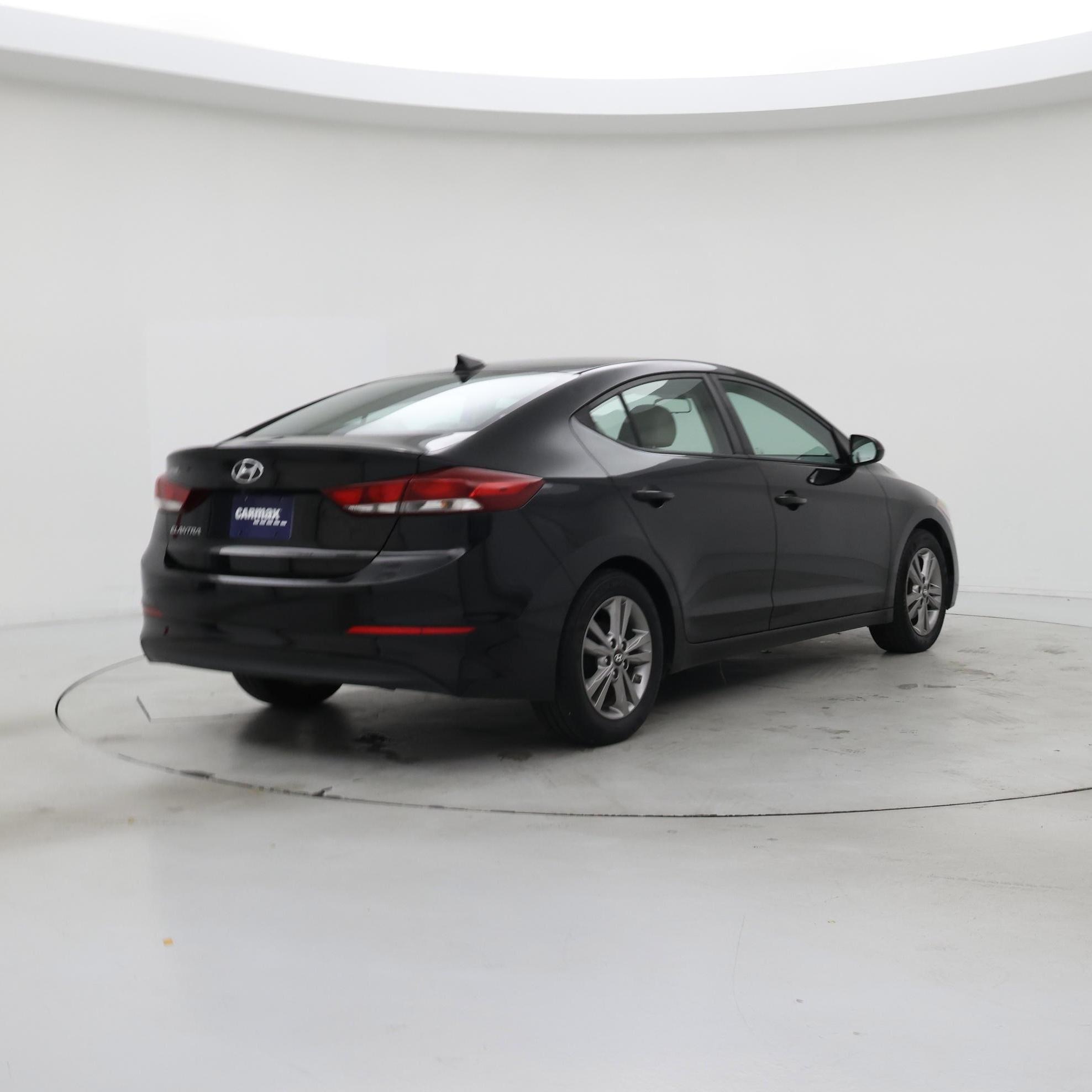 Thumbnail: 2017 Hyundai Elantra - 8
