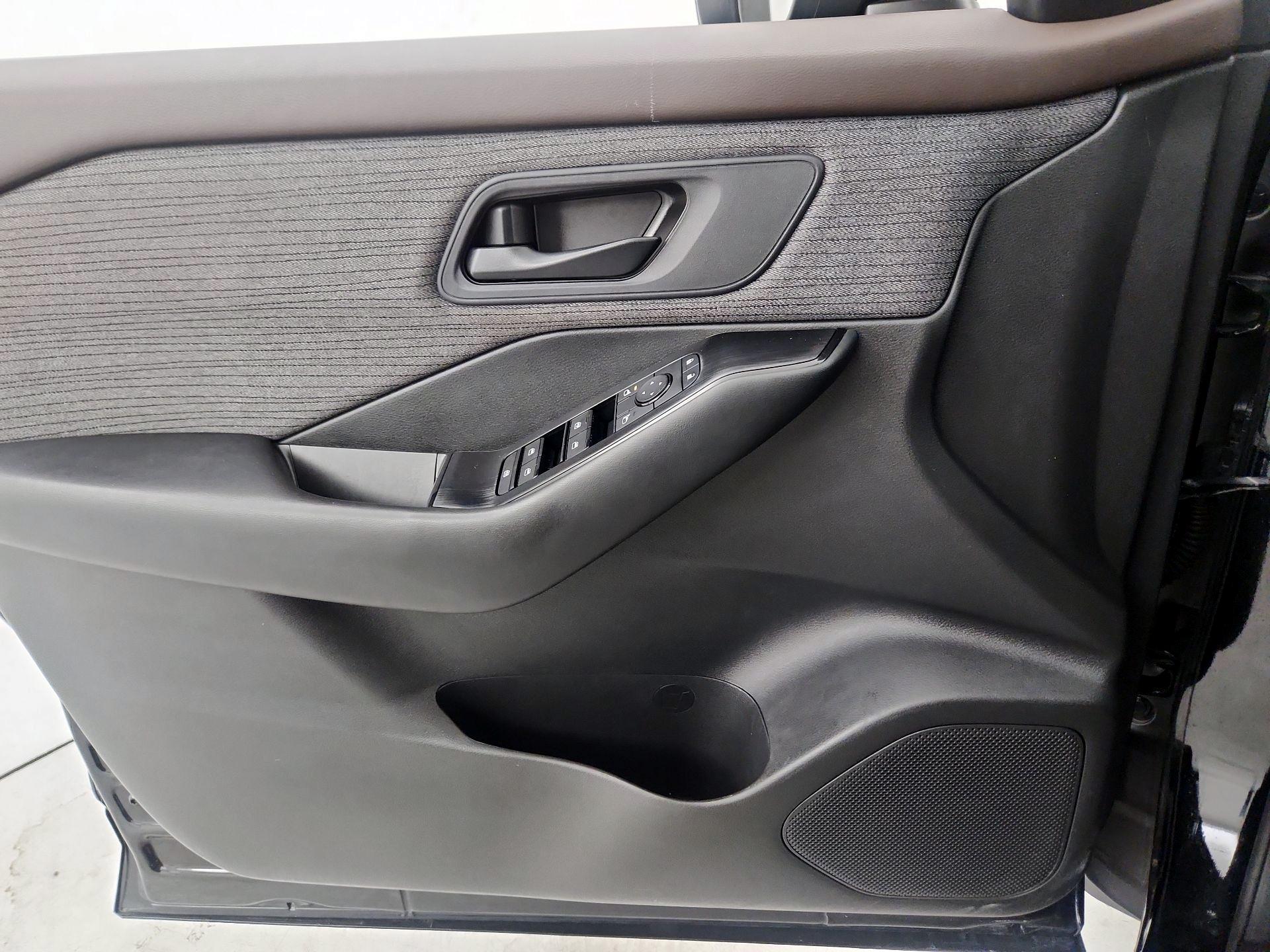 Thumbnail: 2023 Nissan Rogue - 12