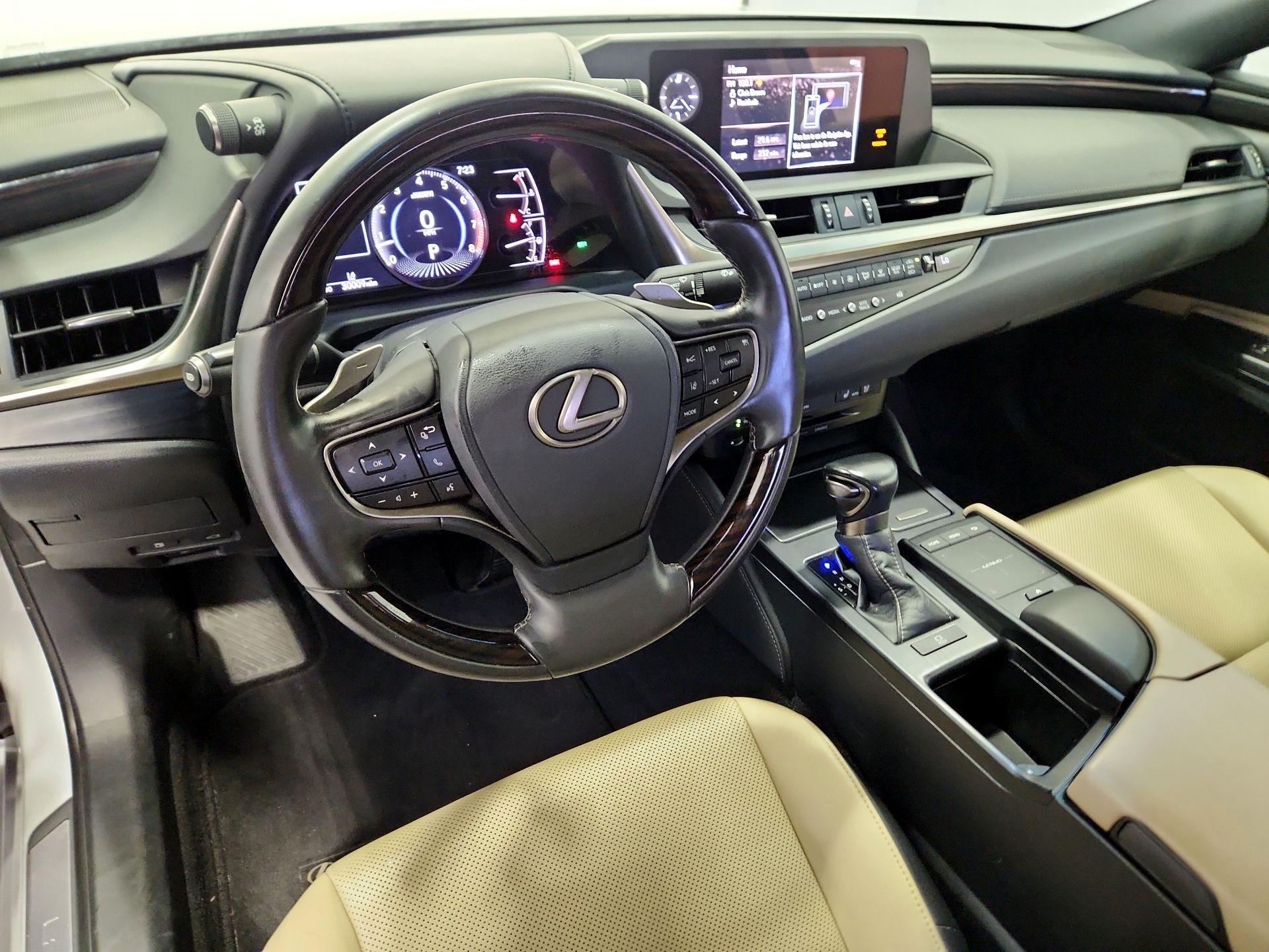 Thumbnail: 2021 Lexus ES - 9