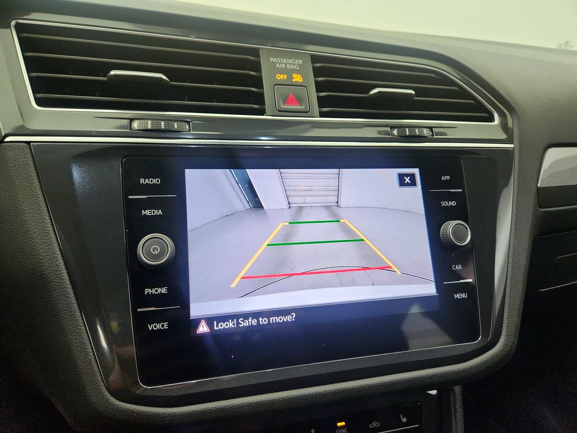 Thumbnail: 2023 Volkswagen Tiguan - 14