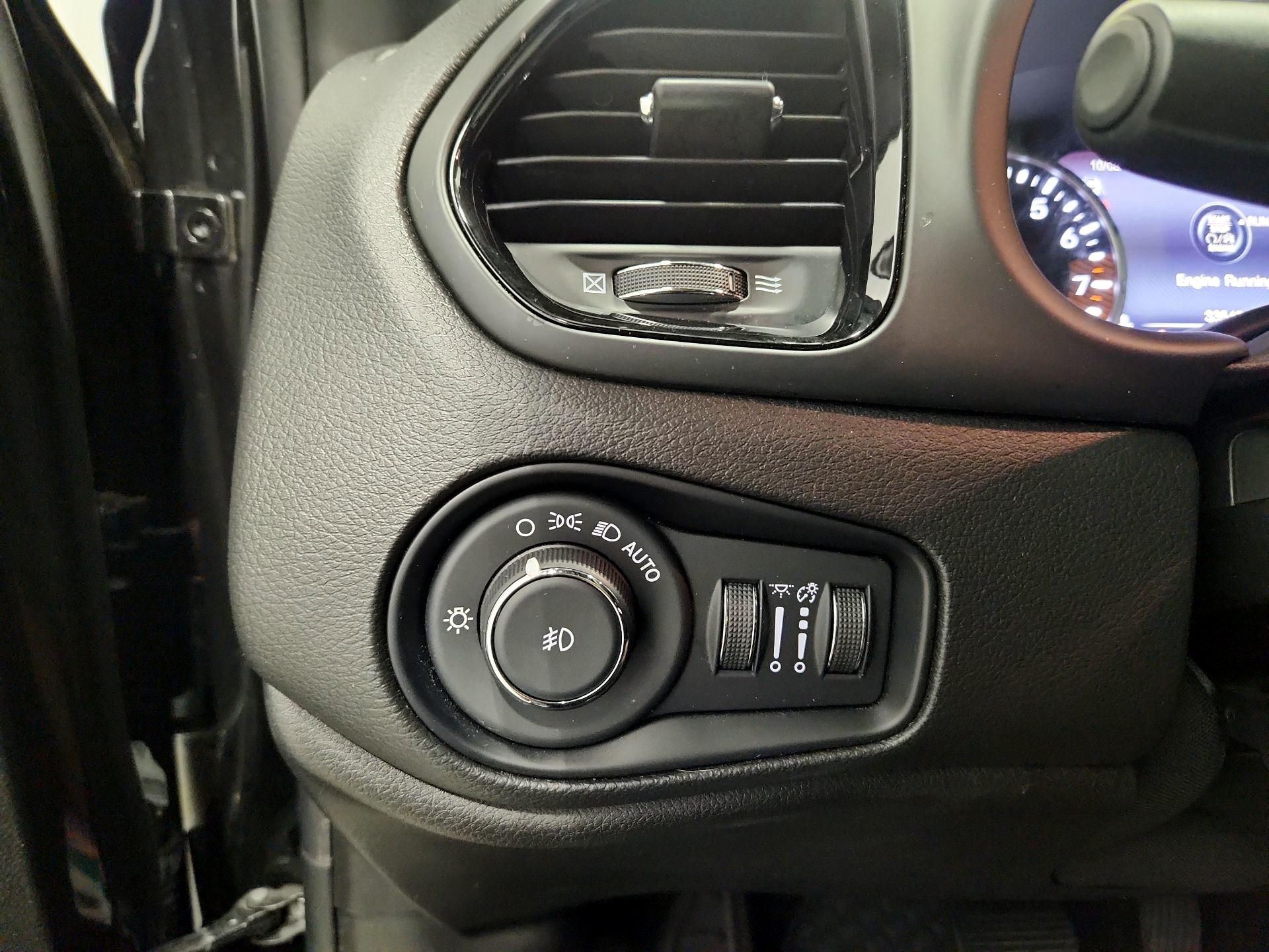 Thumbnail: 2022 Jeep Renegade - 13