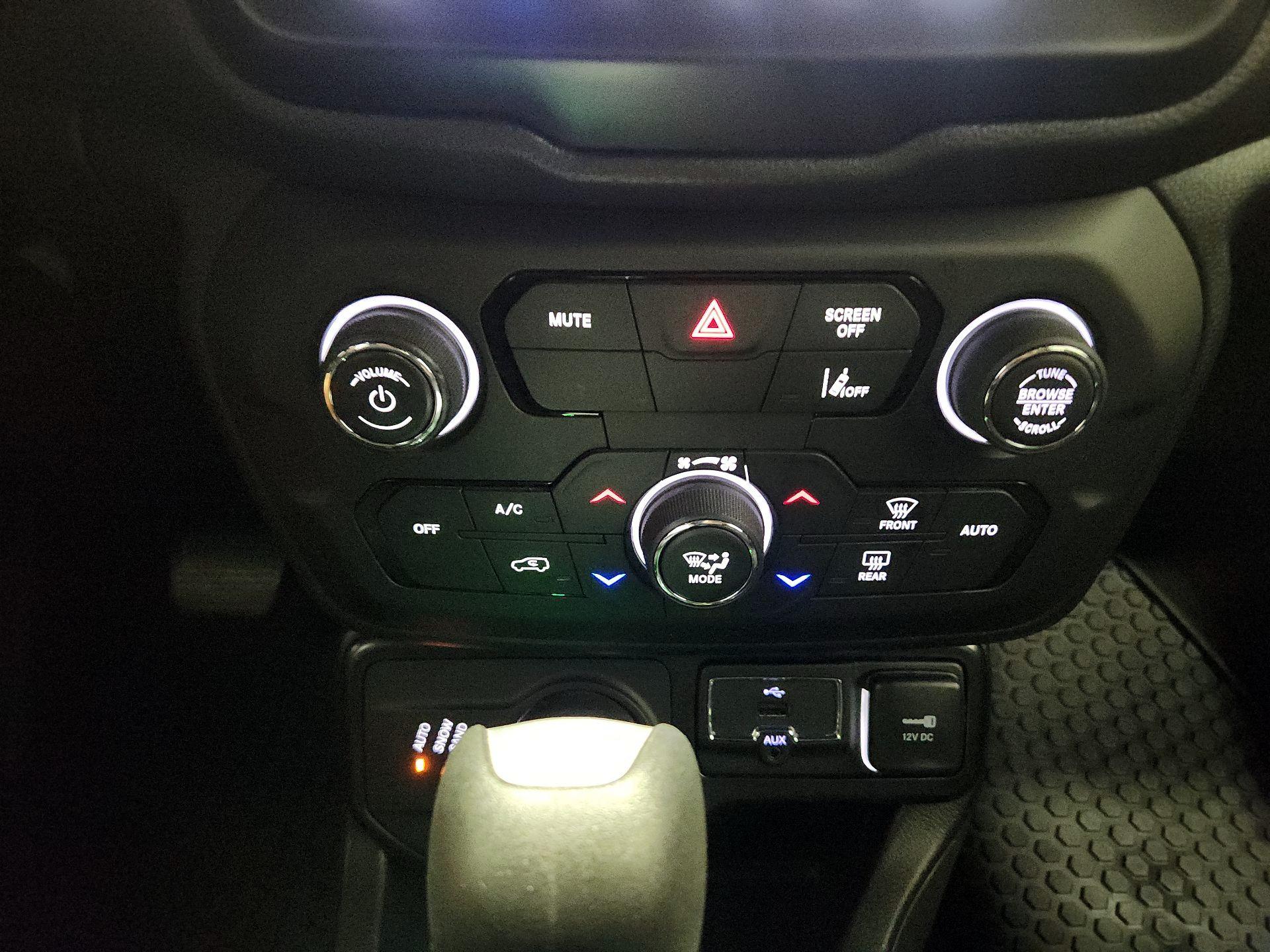 Thumbnail: 2022 Jeep Renegade - 16
