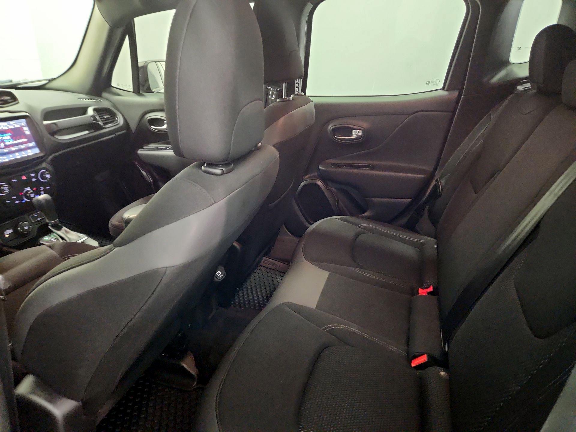 Thumbnail: 2022 Jeep Renegade - 19