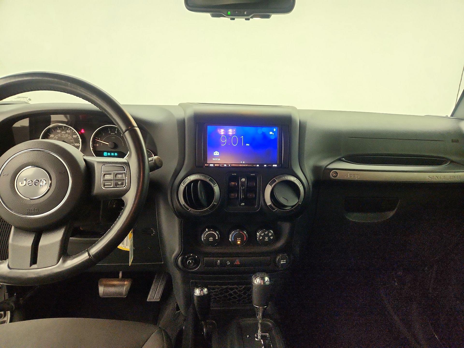 Thumbnail: 2016 Jeep Wrangler - 9