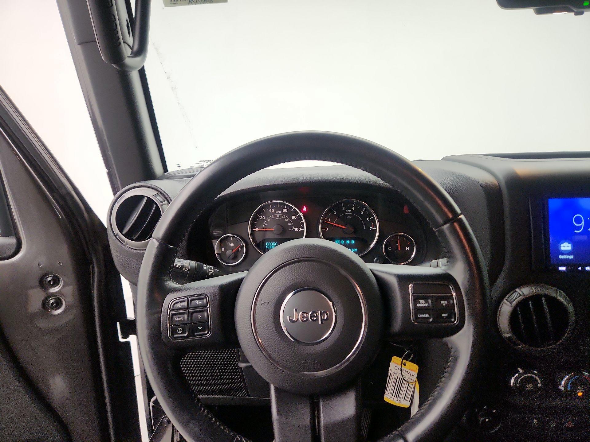 Thumbnail: 2016 Jeep Wrangler - 10