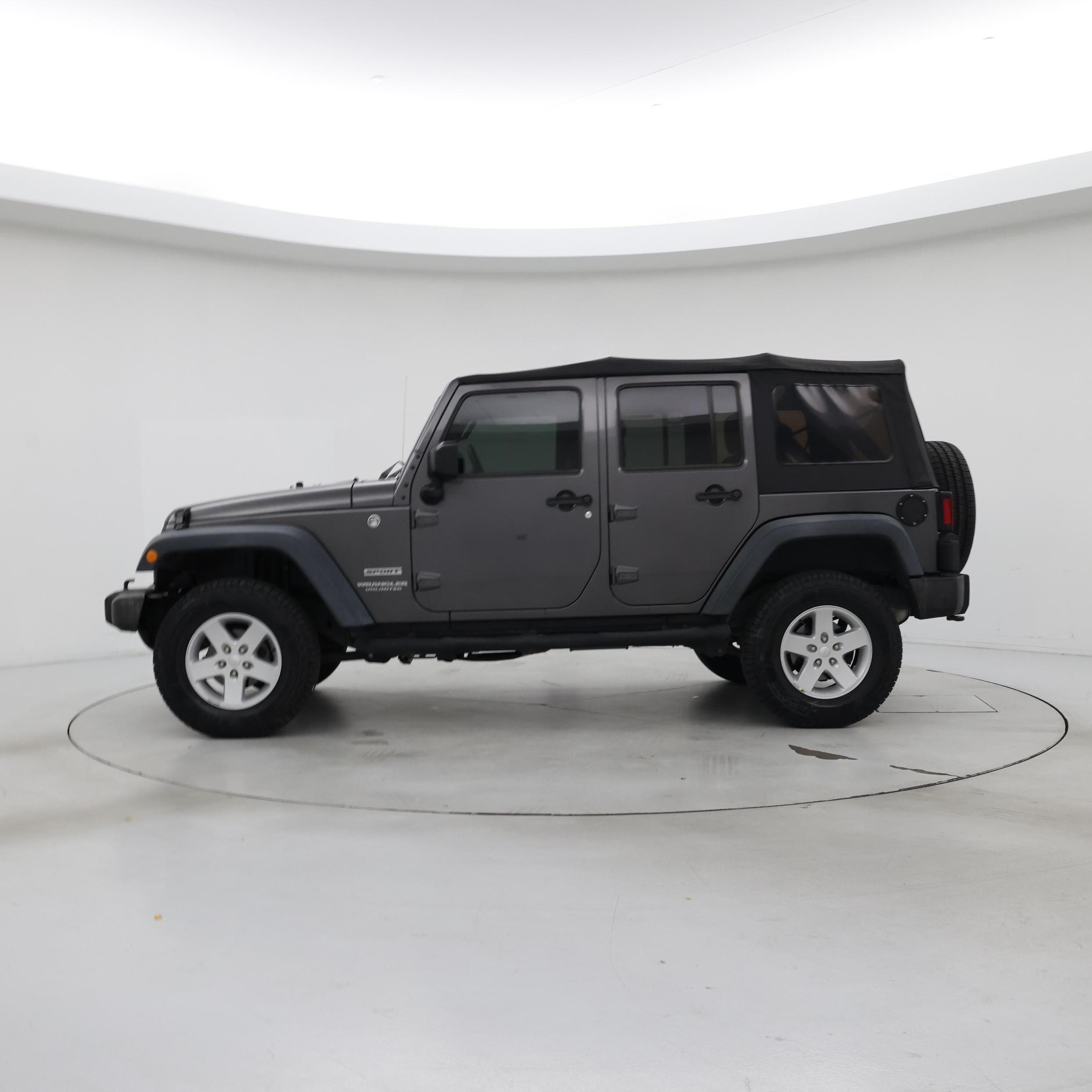 Thumbnail: 2016 Jeep Wrangler - 3