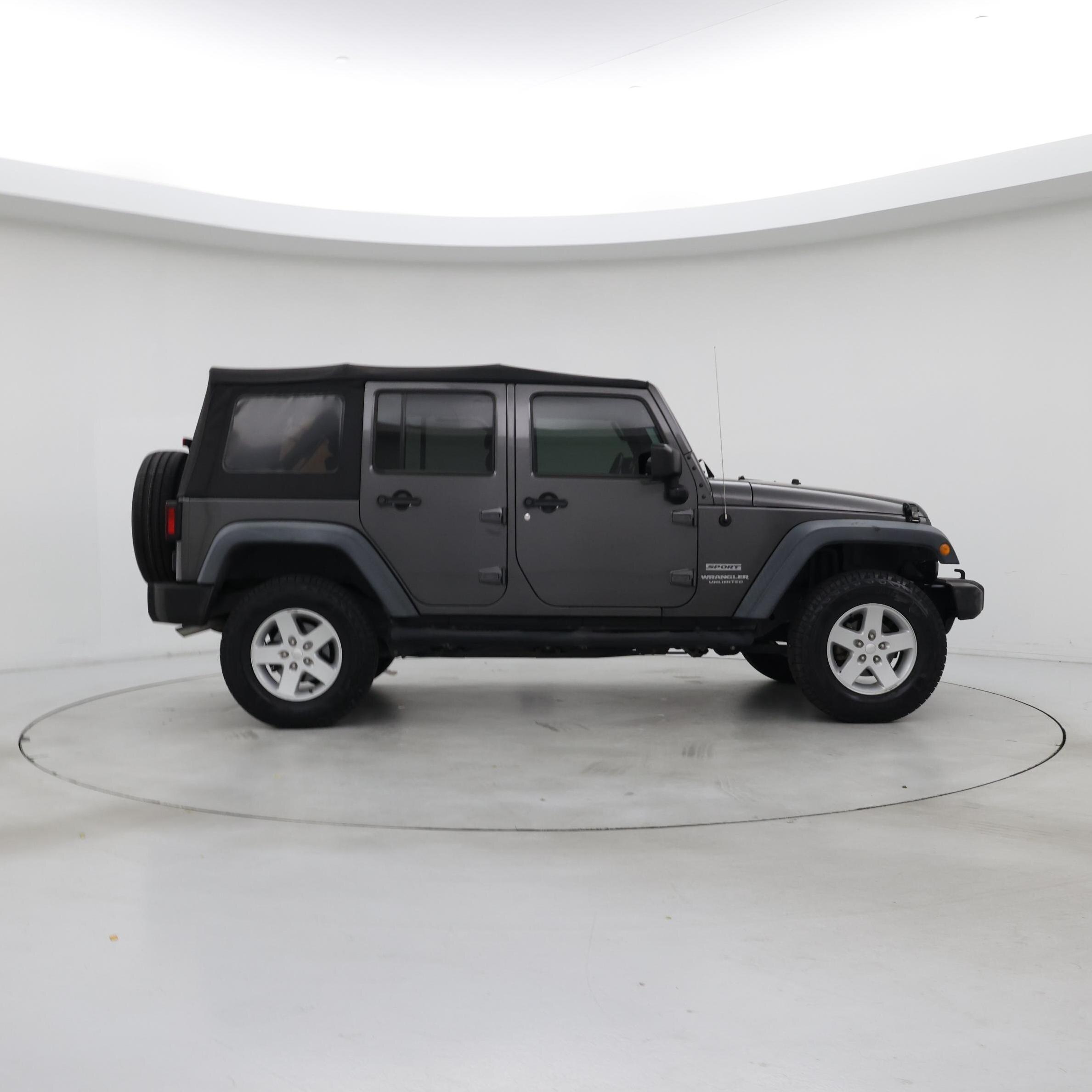 Thumbnail: 2016 Jeep Wrangler - 7