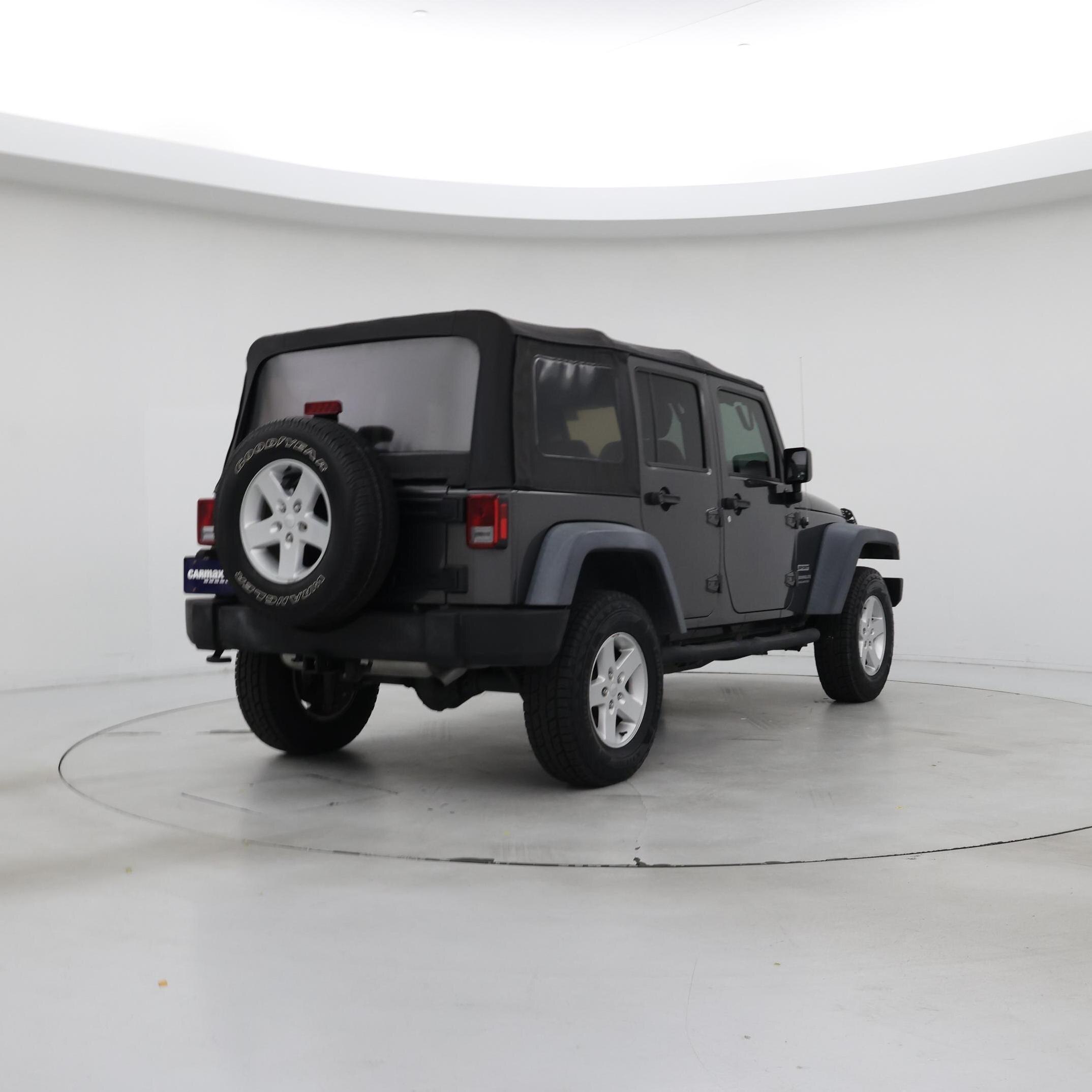 Thumbnail: 2016 Jeep Wrangler - 8