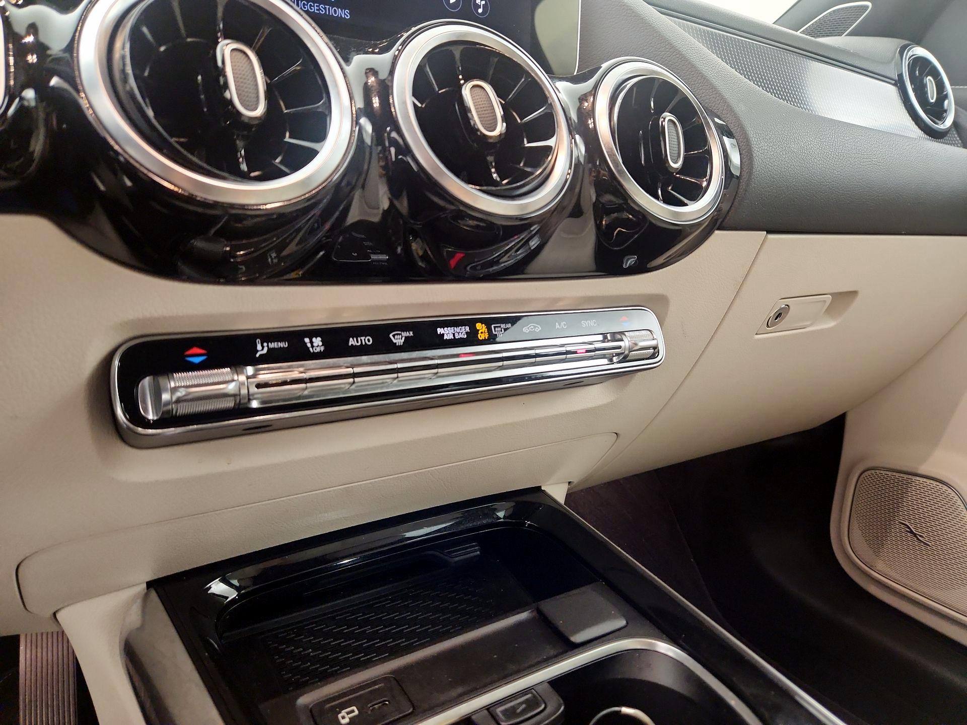 Thumbnail: 2021 Mercedes-Benz GLA - 17