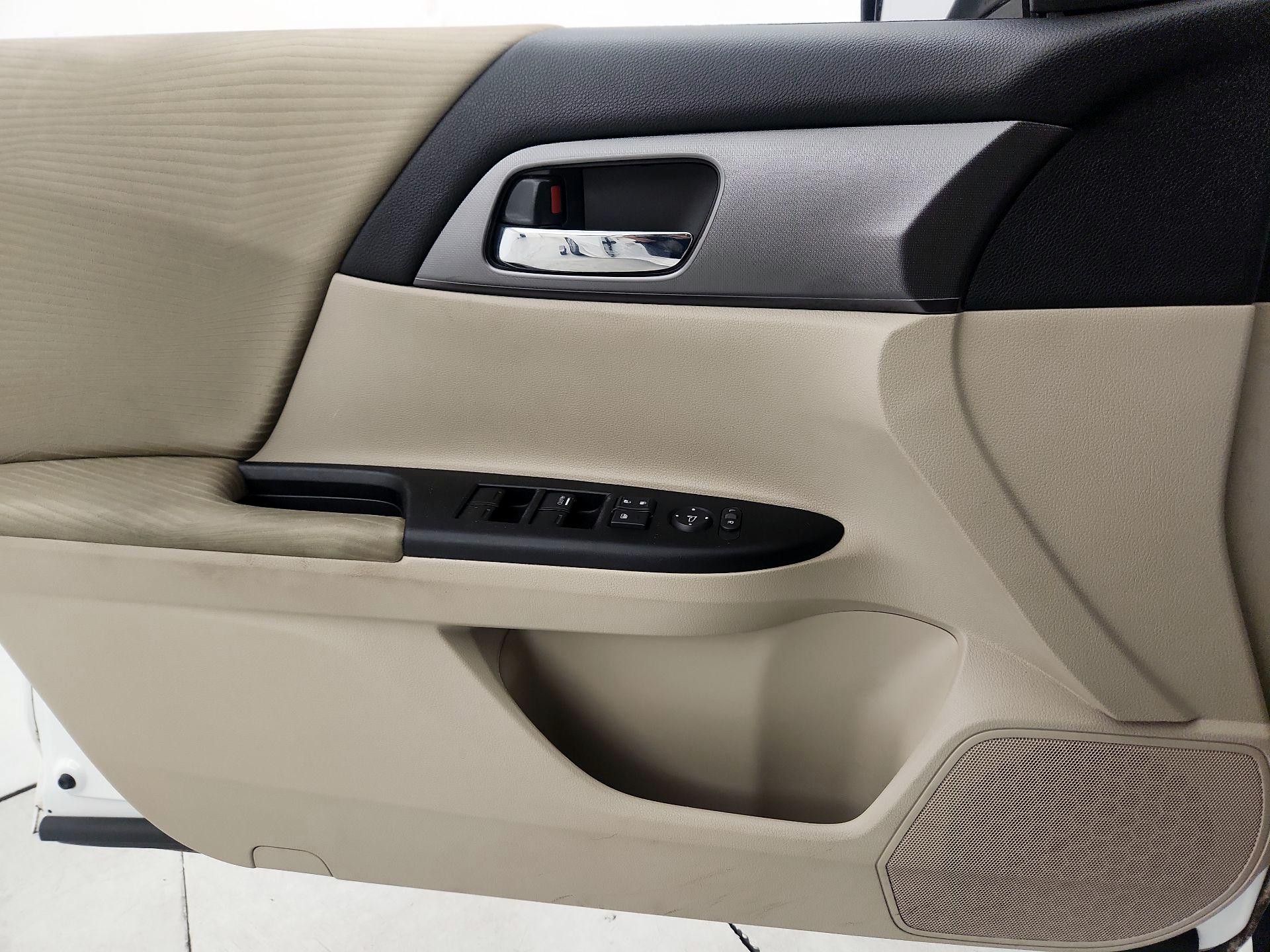 Thumbnail: 2015 Honda Accord - 12