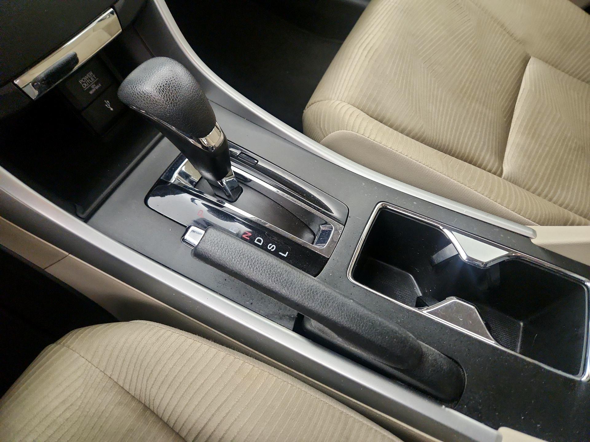 Thumbnail: 2015 Honda Accord - 17