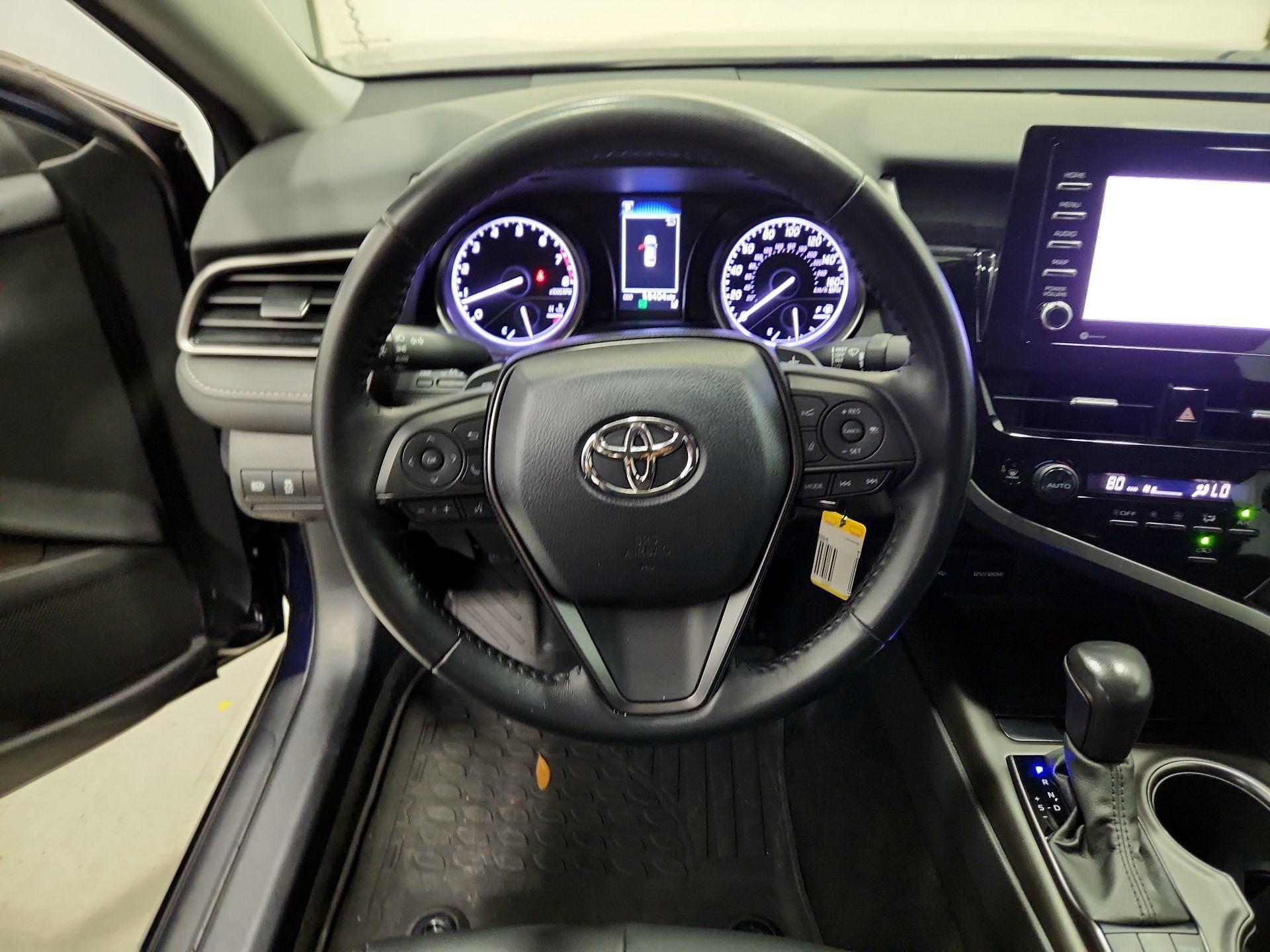 Thumbnail: 2022 Toyota Camry - 10
