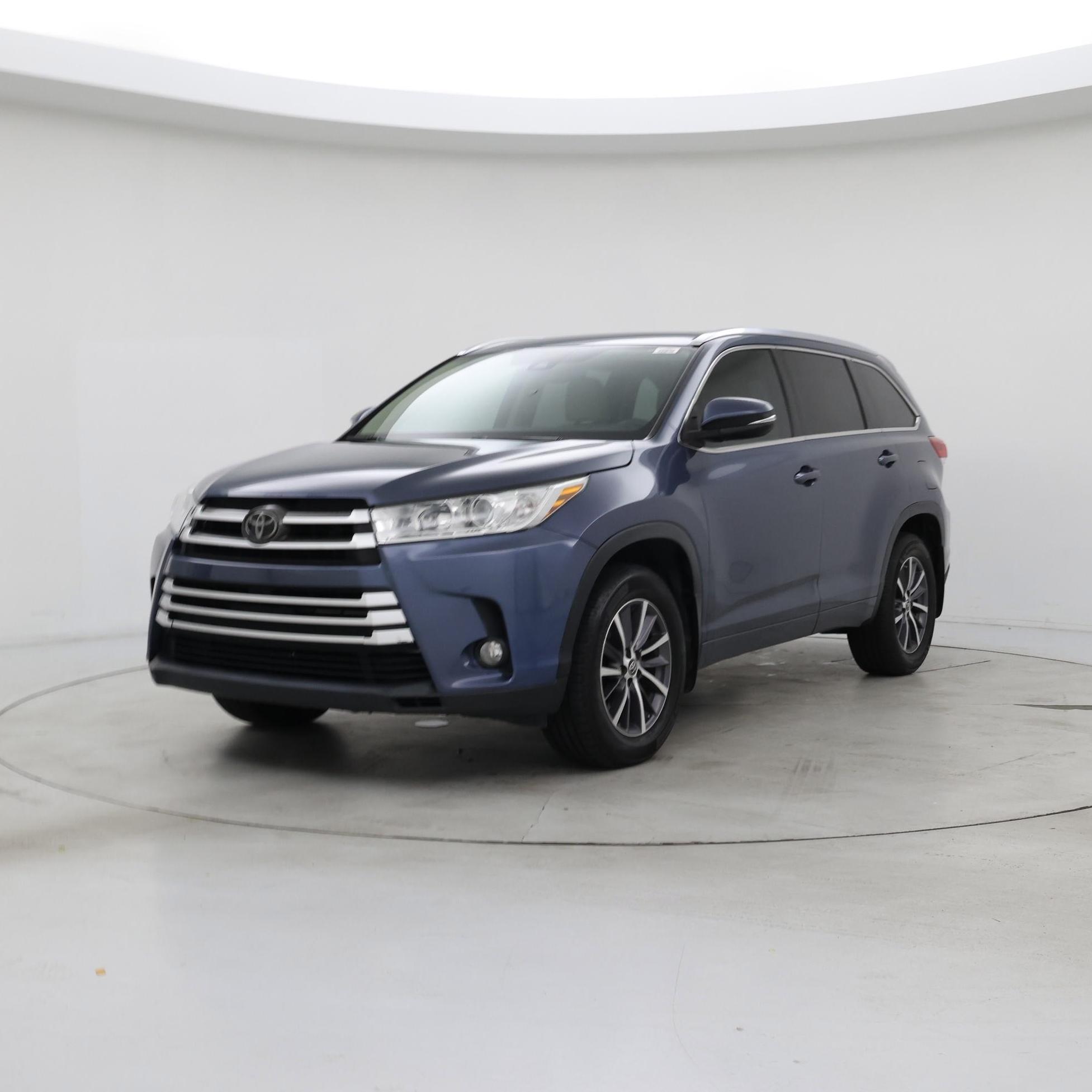 Thumbnail: 2017 Toyota Highlander - 4