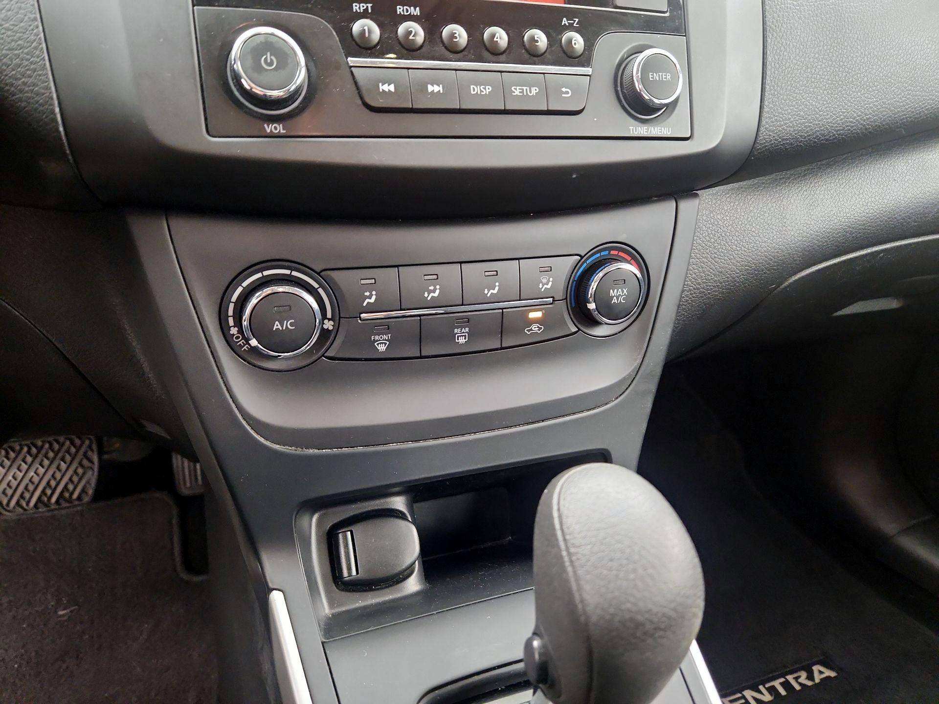 Thumbnail: 2016 Nissan Sentra - 15