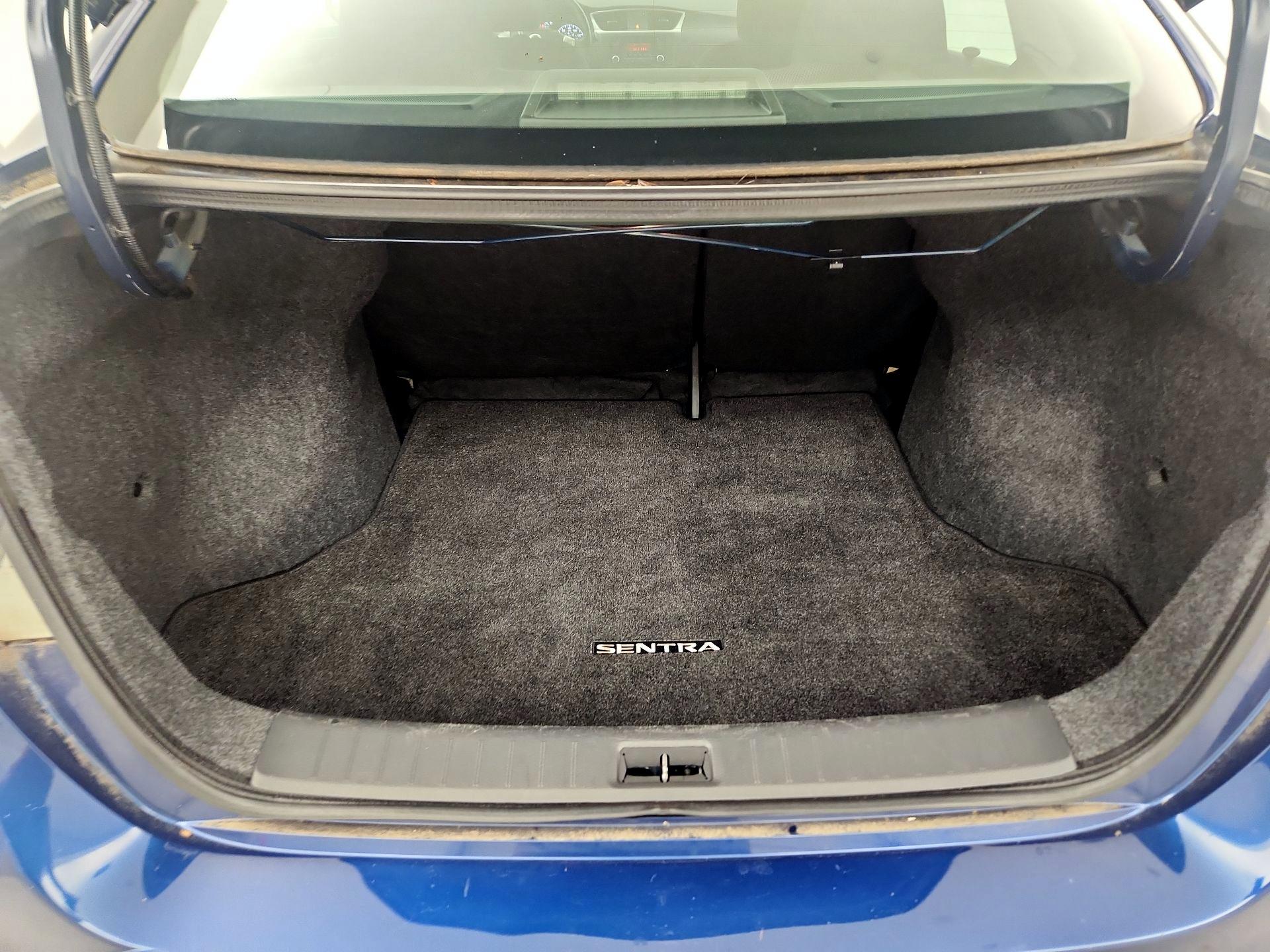 Thumbnail: 2016 Nissan Sentra - 19