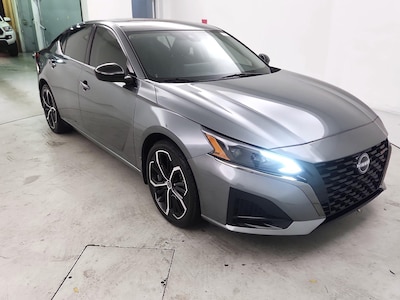 Gray 2023 Nissan Altima SR