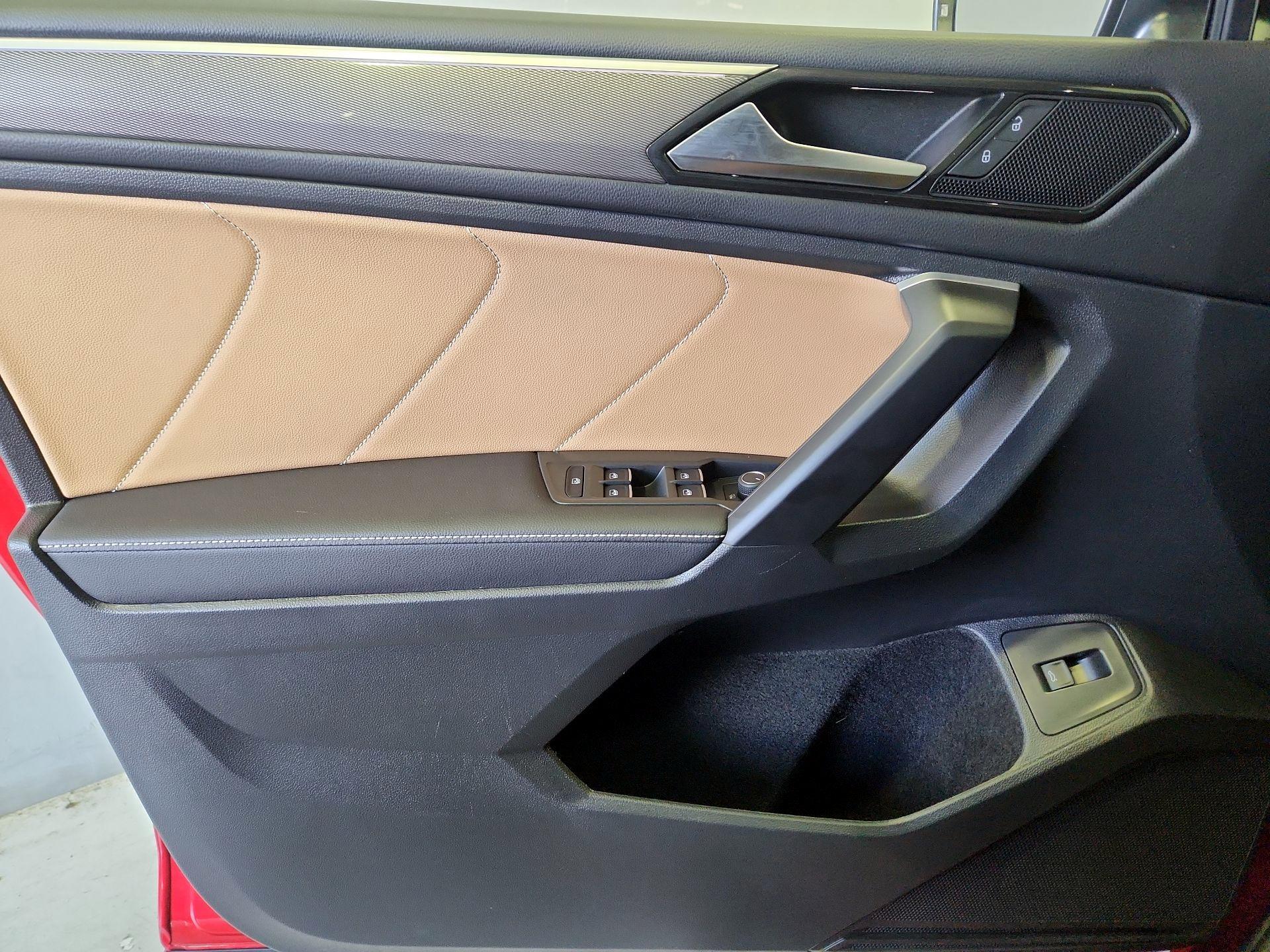 Thumbnail: 2024 Volkswagen Tiguan - 12