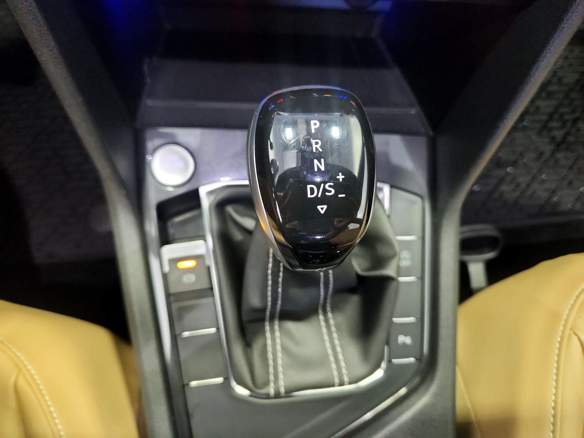 Thumbnail: 2024 Volkswagen Tiguan - 17