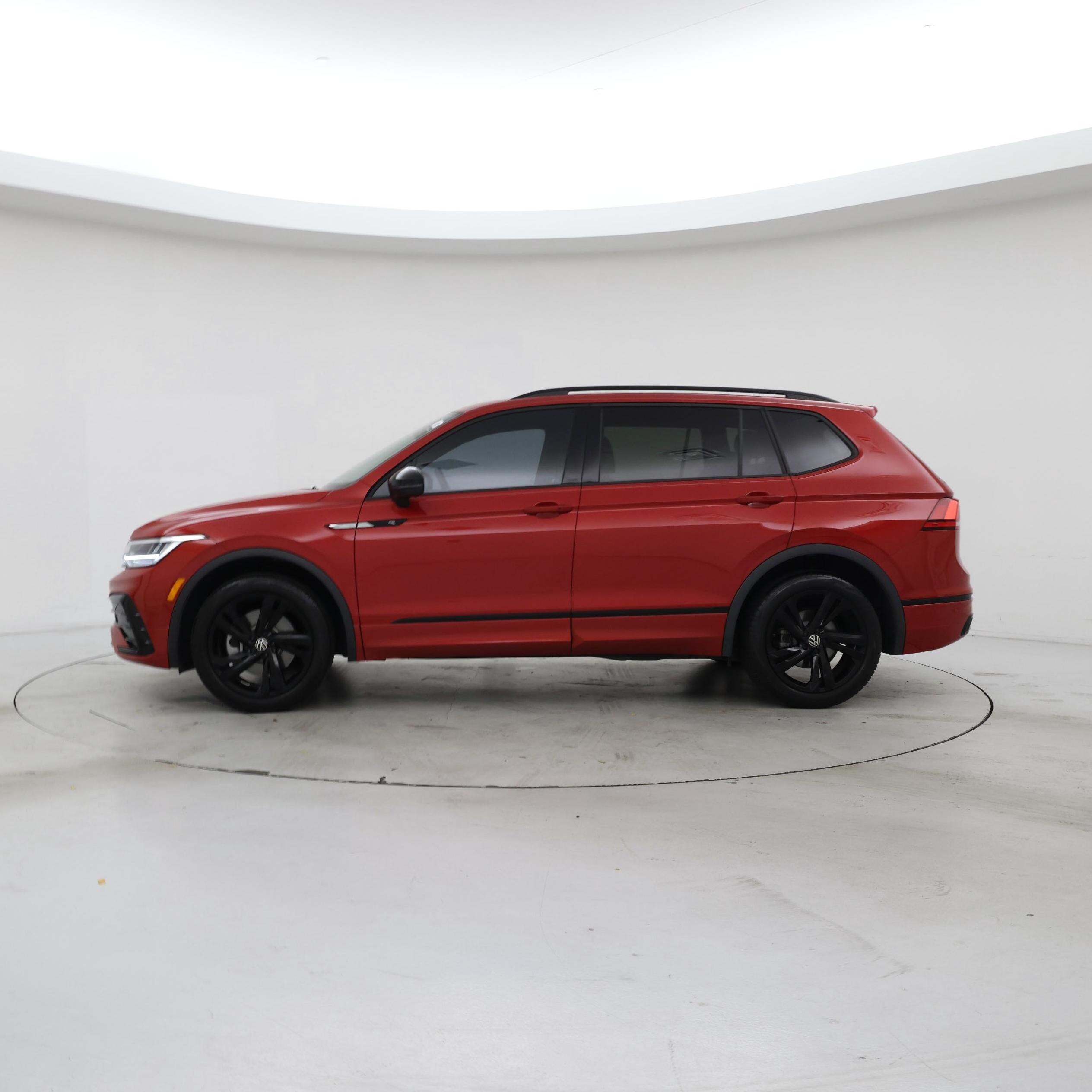 Thumbnail: 2024 Volkswagen Tiguan - 3