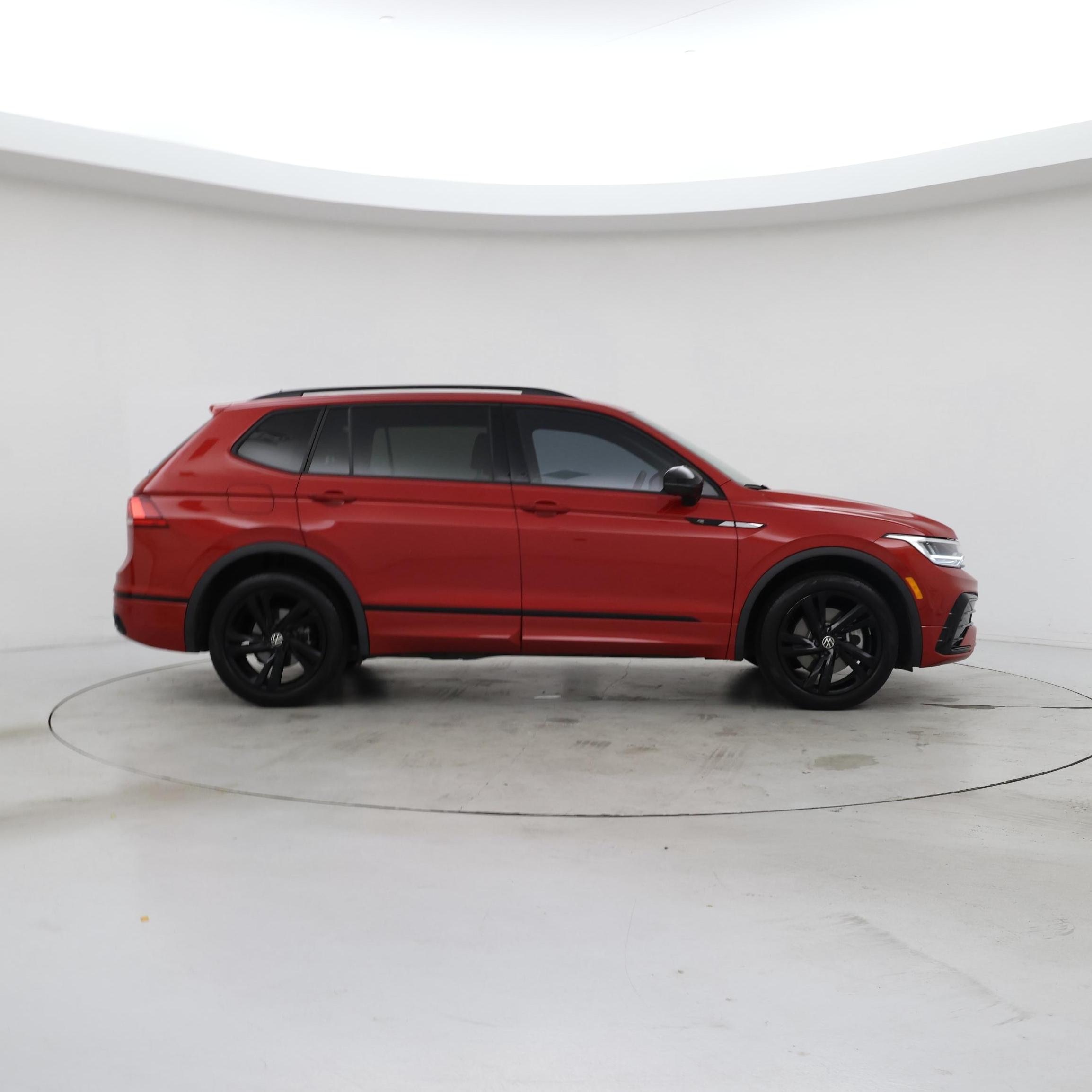 Thumbnail: 2024 Volkswagen Tiguan - 7